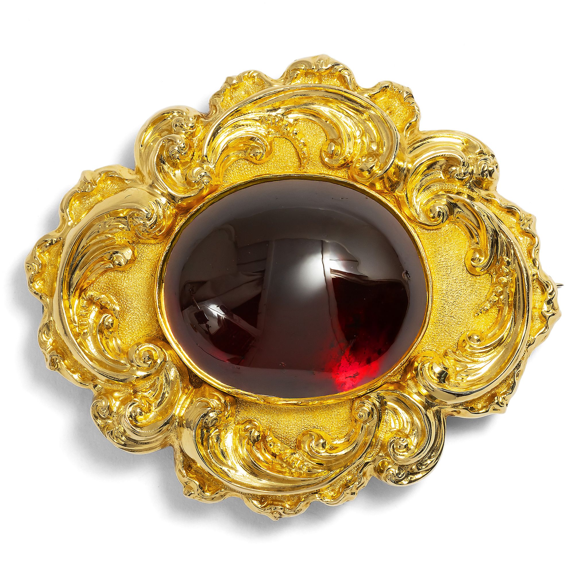 Prachtvoller Armreif mit großem Granat in Gold, zu Anhänger & Brosche konvertierbar, um 1840 Prachtvoller Armreif mit großem Granat in Gold, zu Anhänger & Brosche konvertierbar, um 1840