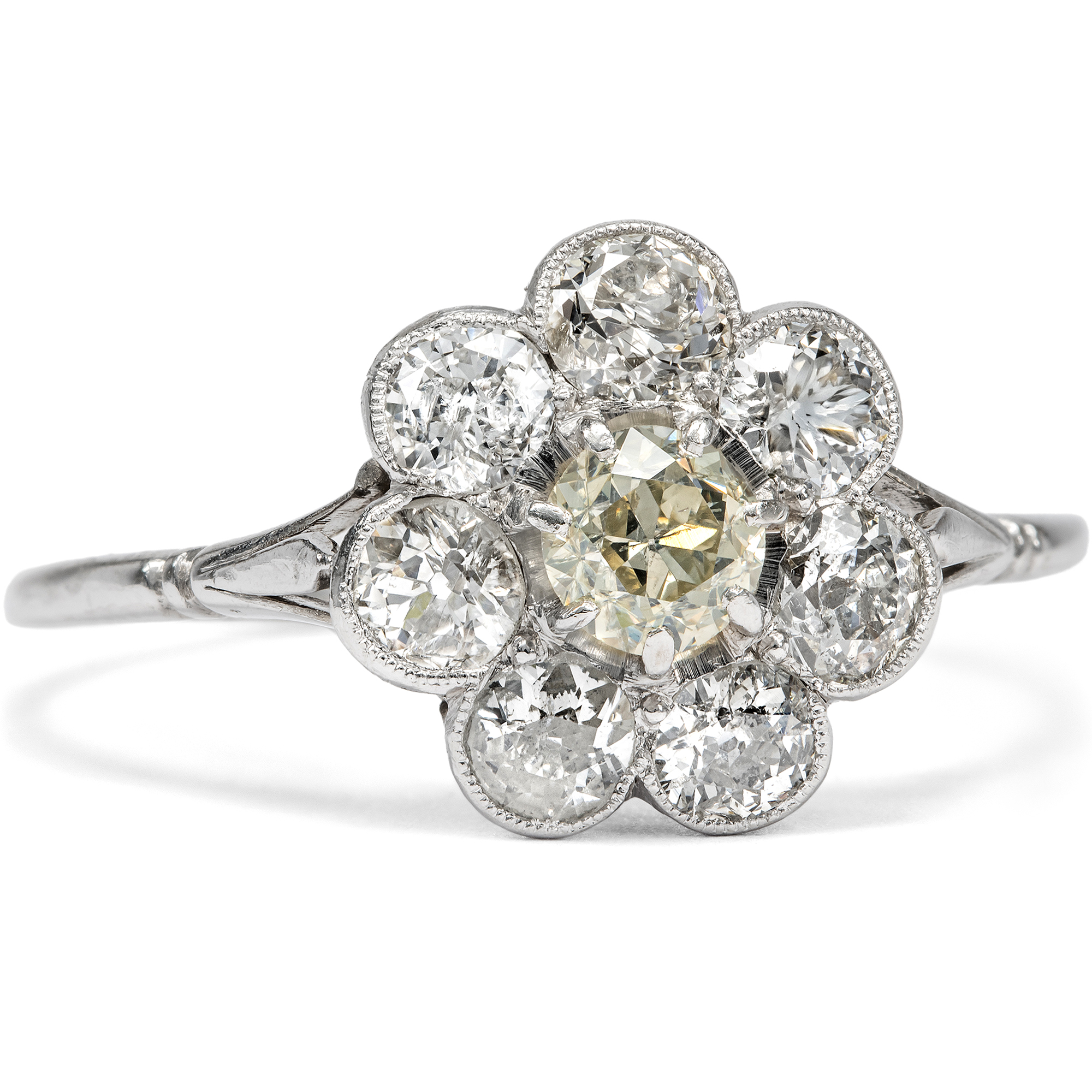 Zauberhafter „Daisy“-Ring mit Diamanten im Altschliff, England um 1900 Zauberhafter „Daisy“-Ring mit Diamanten im Altschliff, England um 1900