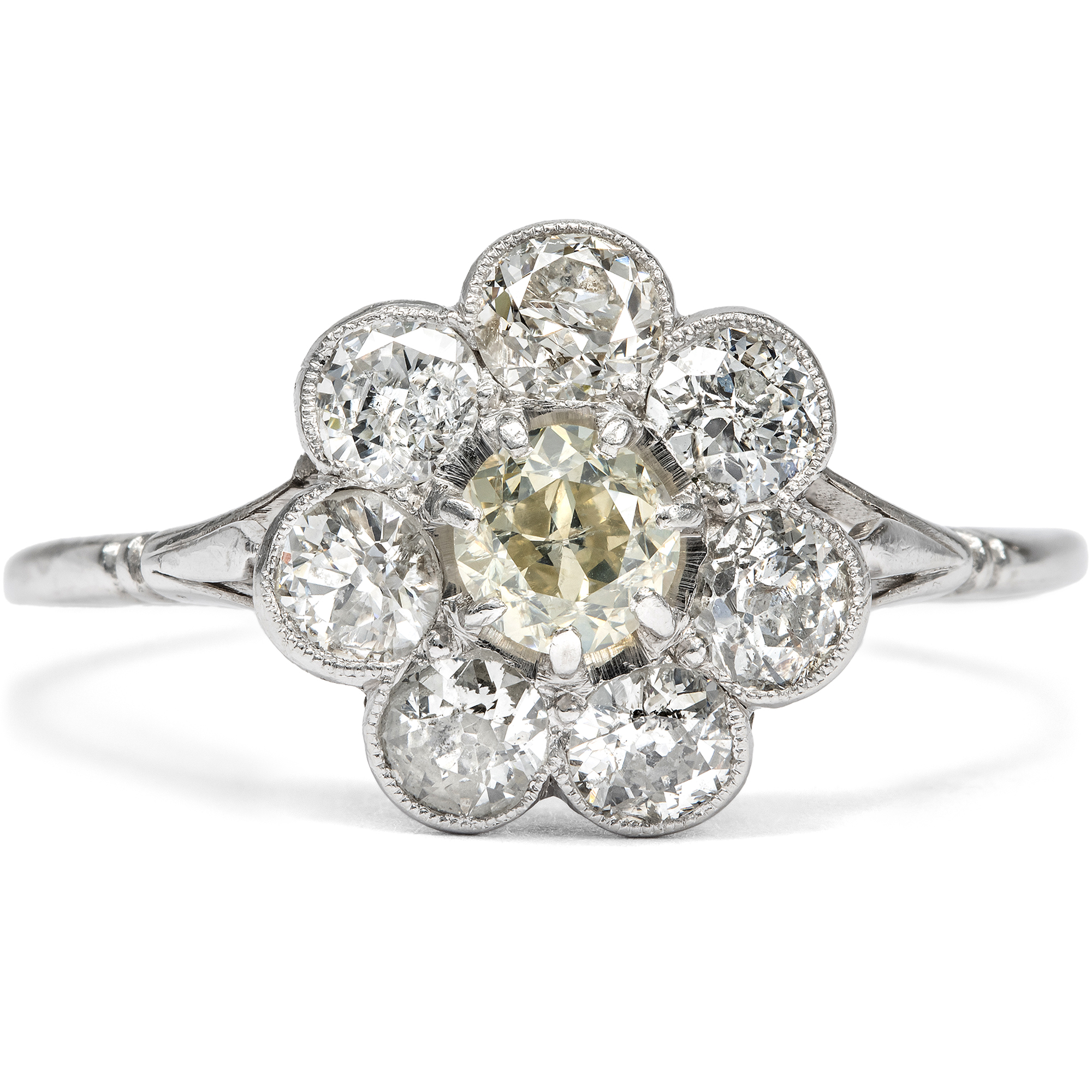 Zauberhafter „Daisy“-Ring mit Diamanten im Altschliff, England um 1900 Zauberhafter „Daisy“-Ring mit Diamanten im Altschliff, England um 1900