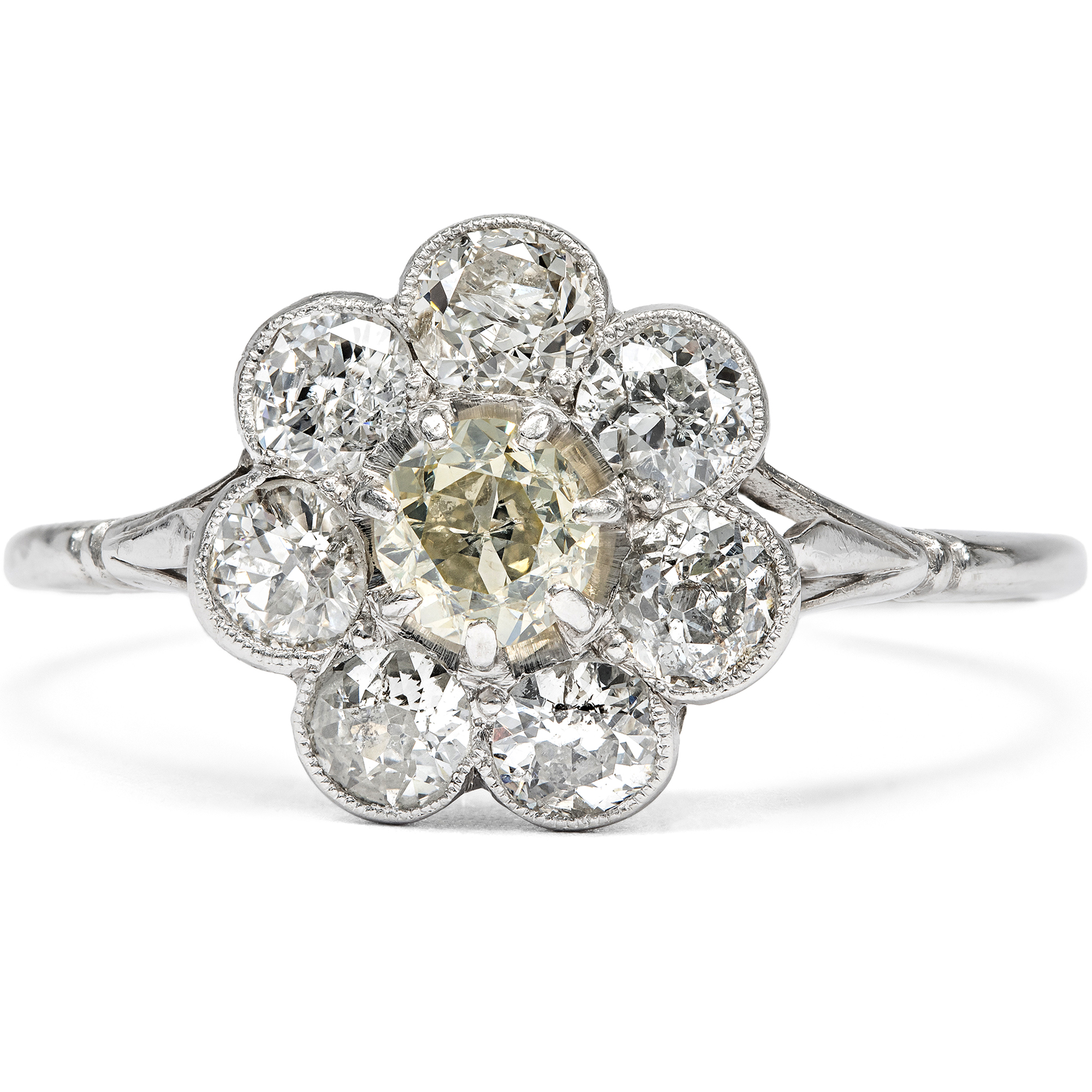 Zauberhafter „Daisy“-Ring mit Diamanten im Altschliff, England um 1900 Zauberhafter „Daisy“-Ring mit Diamanten im Altschliff, England um 1900