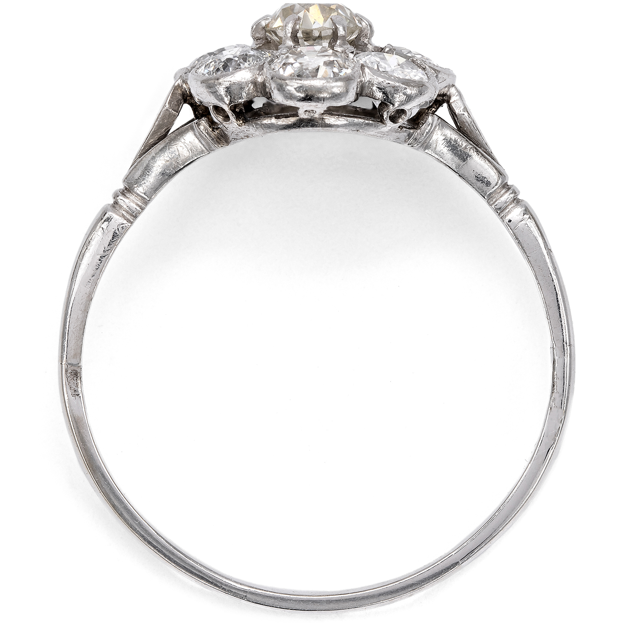 Zauberhafter „Daisy“-Ring mit Diamanten im Altschliff, England um 1900 Zauberhafter „Daisy“-Ring mit Diamanten im Altschliff, England um 1900