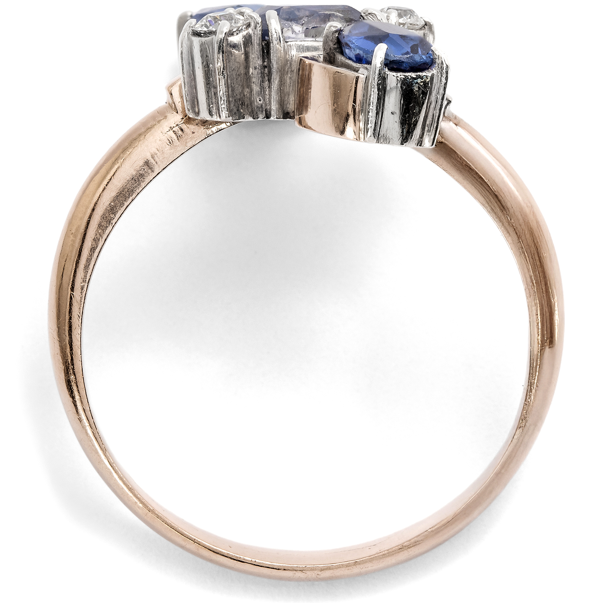 Eleganter Ring mit Saphiren & Diamanten in Gold wohl aus Britisch-Ceylon, um 1940 Eleganter Ring mit Saphiren & Diamanten in Gold wohl aus Britisch-Ceylon, um 1940