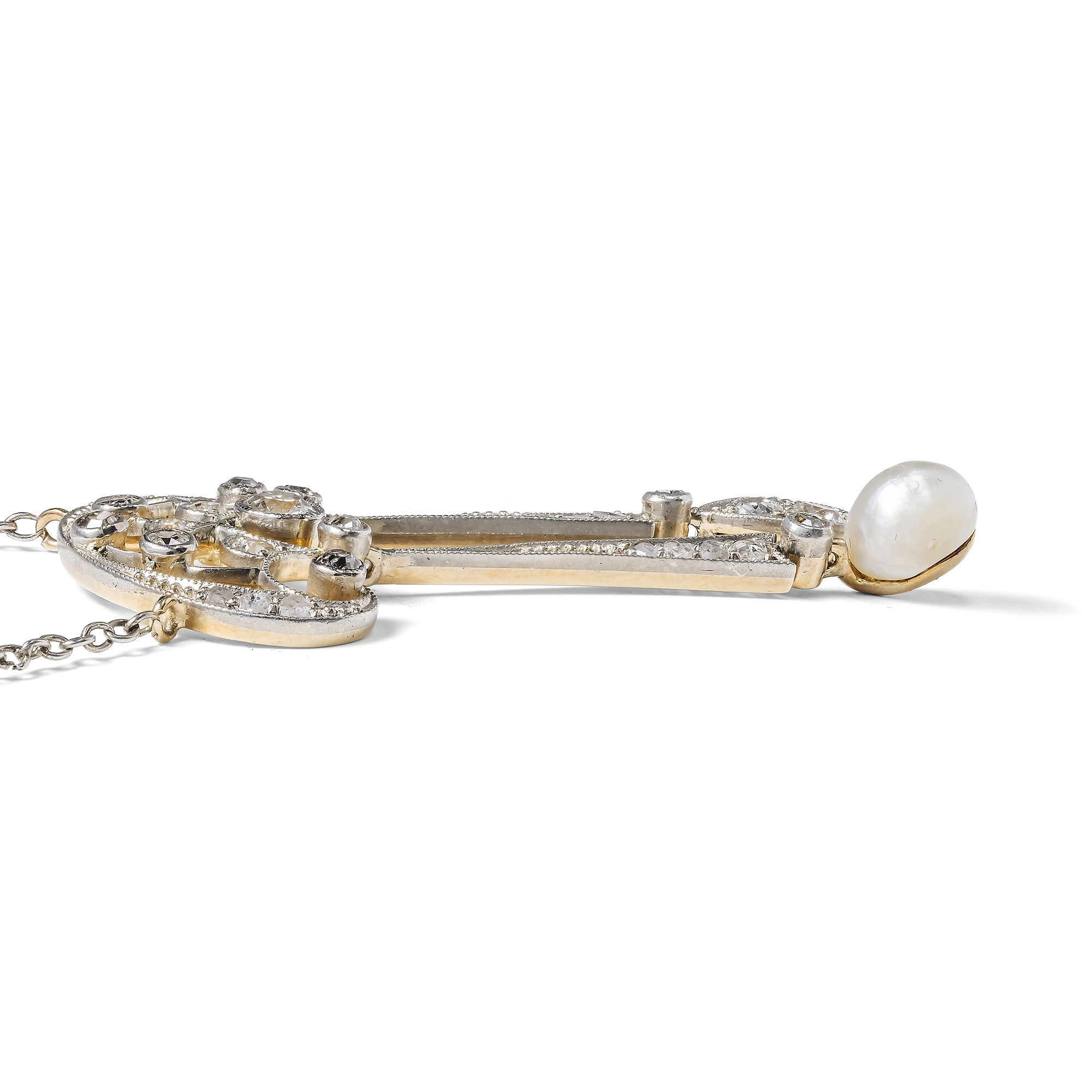 Antikes Negligé-Collier mit Diamanten und Blisterperle in Platin auf Gold, um 1915 Antikes Negligé-Collier mit Diamanten und Blisterperle in Platin auf Gold, um 1915