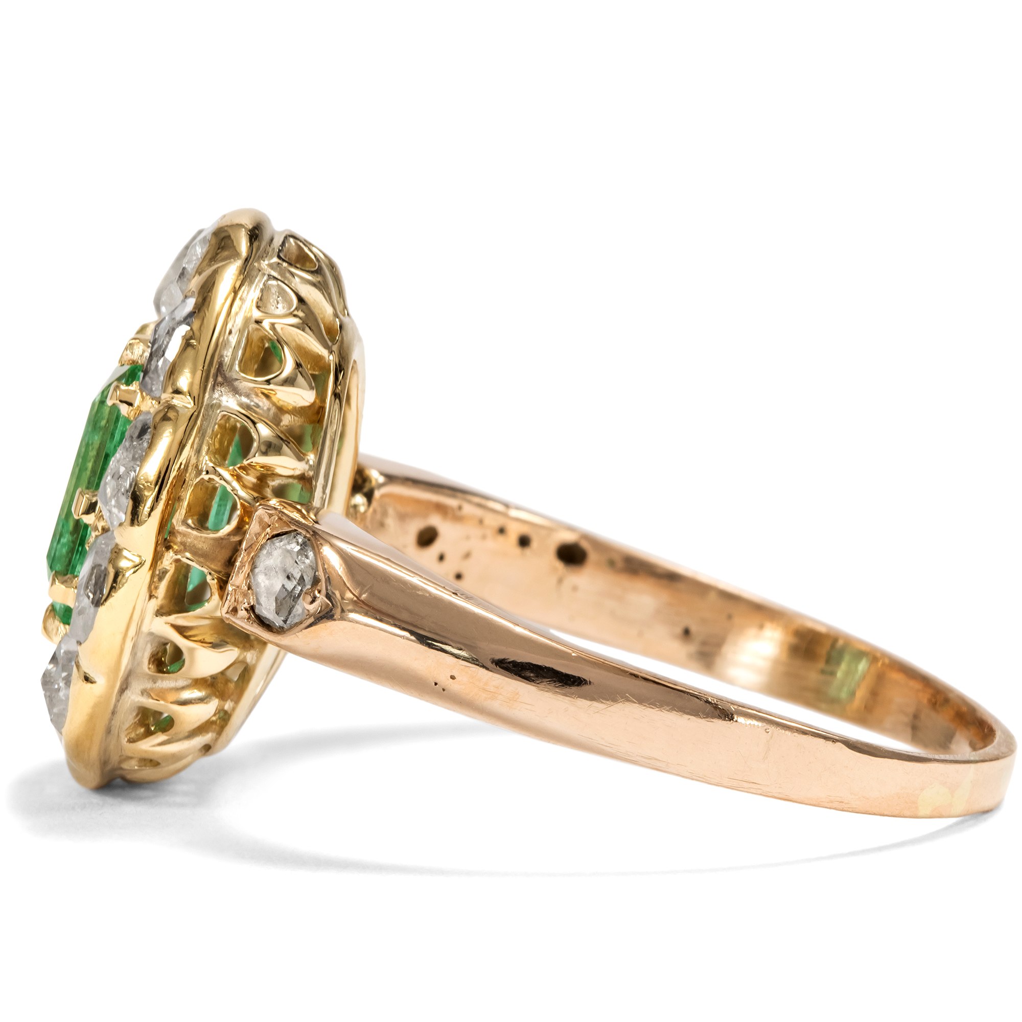 Eleganter Ring mit Smaragd & Diamanten im Rosenschliff, Mariage aus antiken Elementen, um 1890 & später Eleganter Ring mit Smaragd & Diamanten im Rosenschliff, Mariage aus antiken Elementen, um 1890 & später