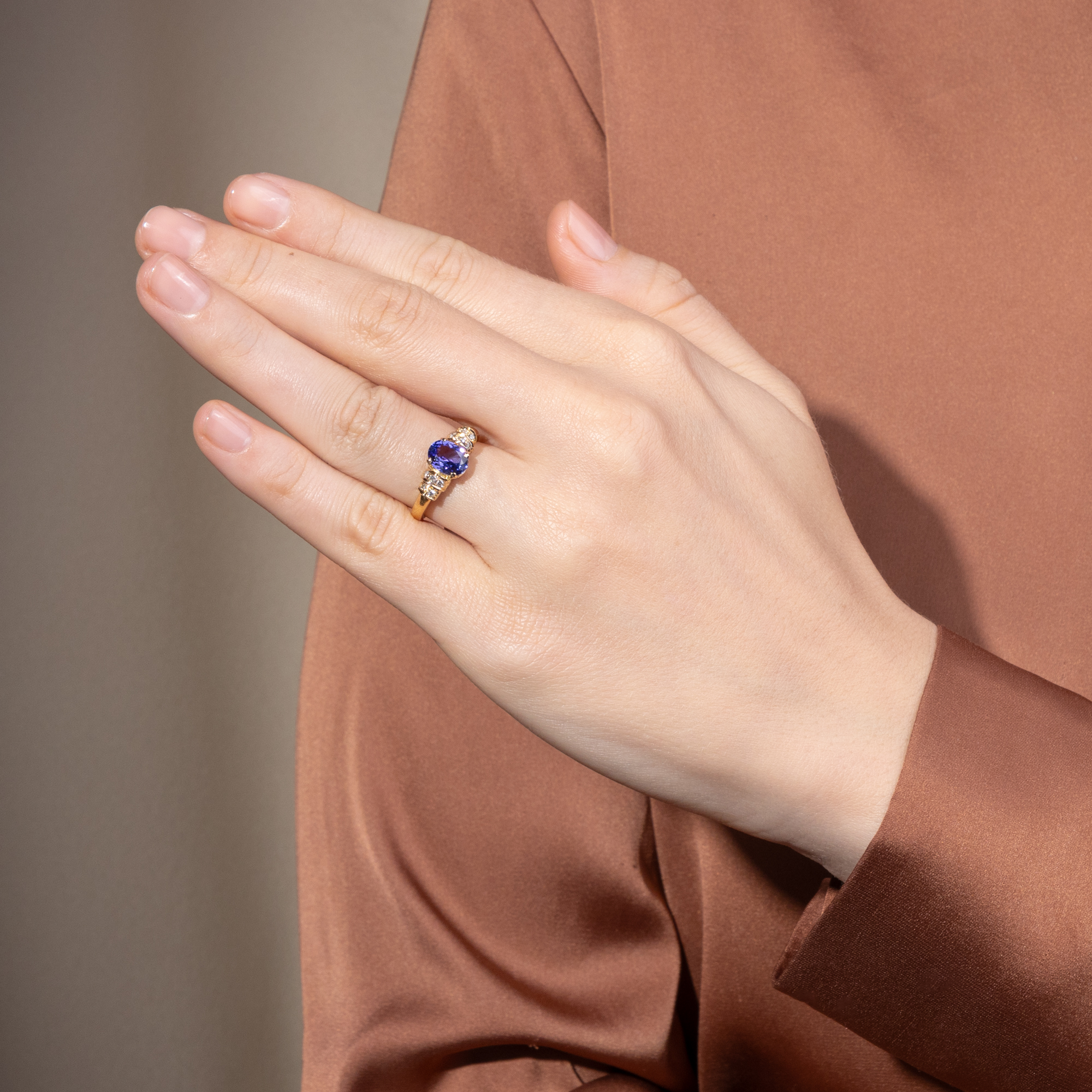 Schöner vintage Ring mit Tansanit & Brillanten in Gold, um 2000 Schöner vintage Ring mit Tansanit & Brillanten in Gold, um 2000