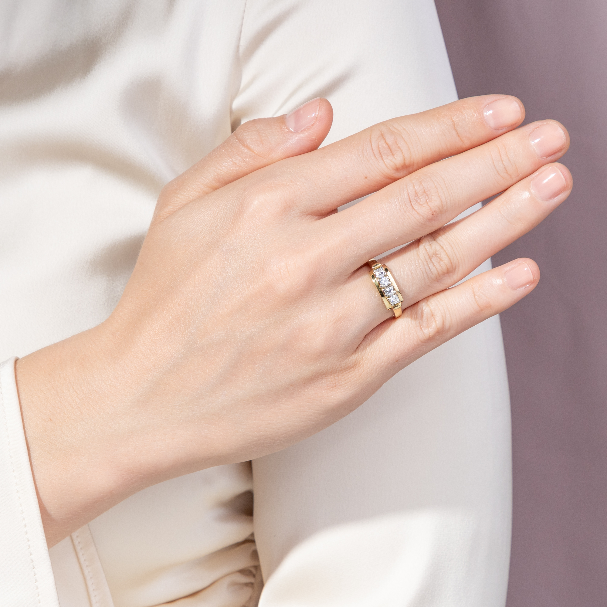 Feiner vintage Ring mit vier Brillanten in Gold, Deutschland um 1980 Feiner vintage Ring mit vier Brillanten in Gold, Deutschland um 1980