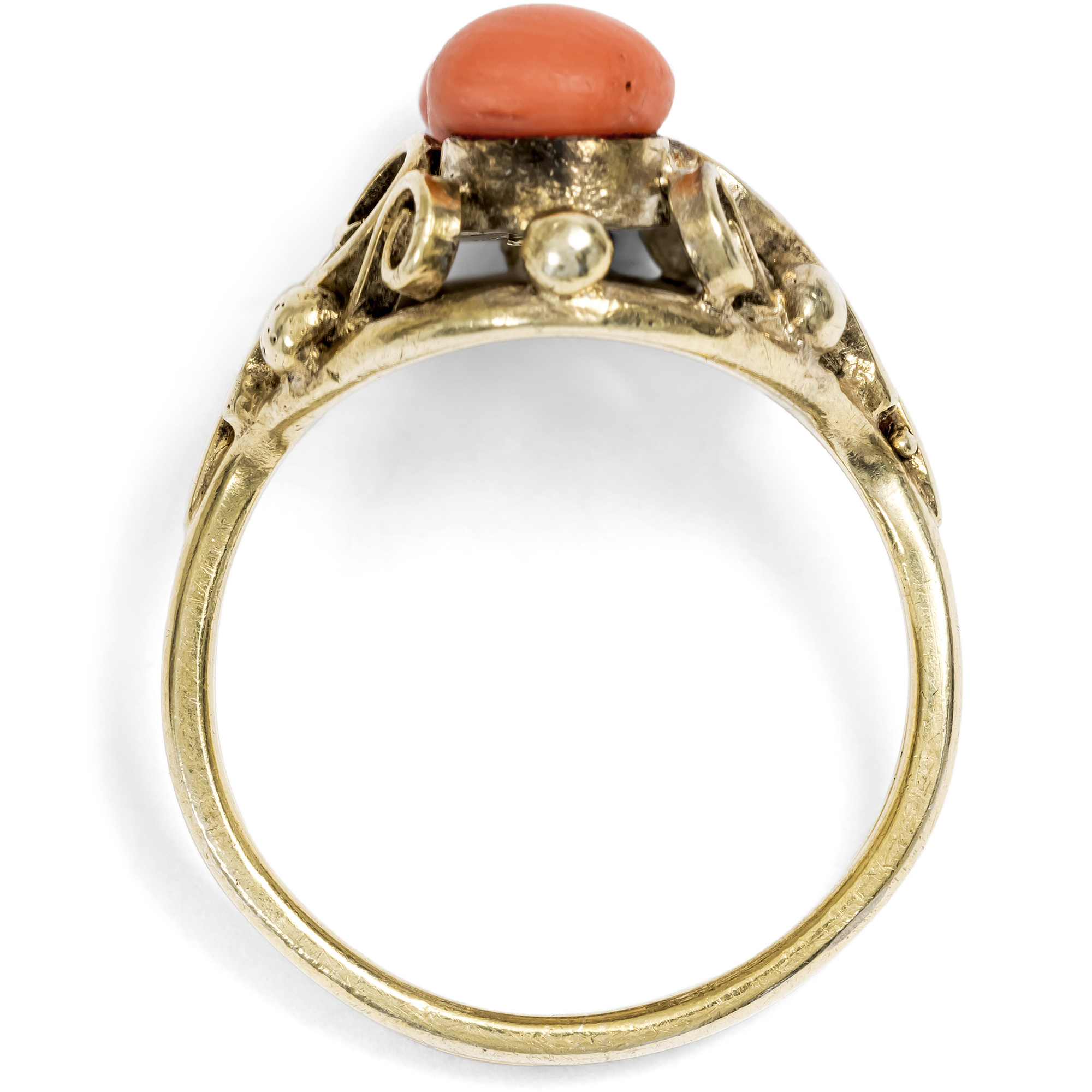 Großer Ring aus vergoldetem Silber mit lachsroten Korallen, um 1950 Großer Ring aus vergoldetem Silber mit lachsroten Korallen, um 1950