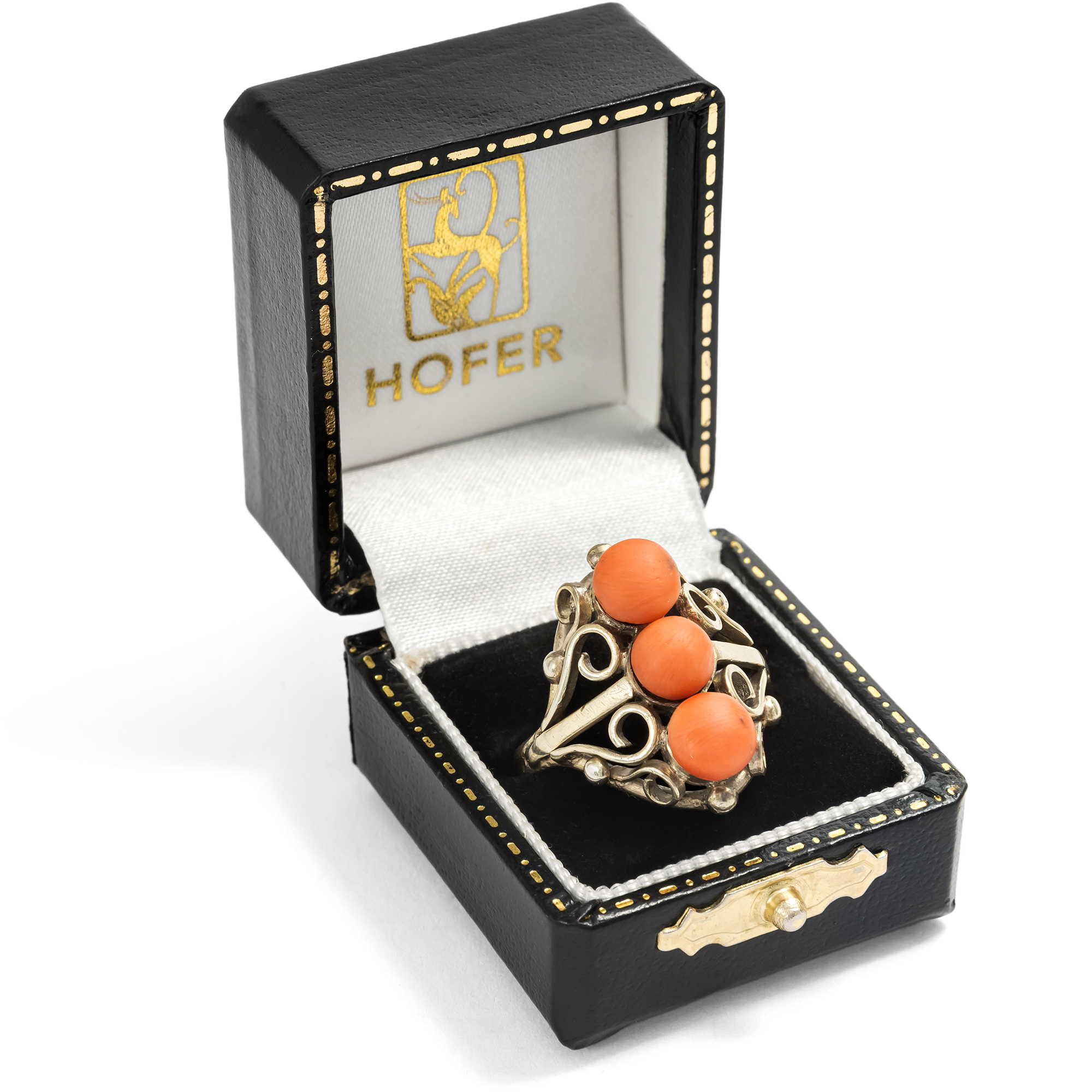 Großer Ring aus vergoldetem Silber mit lachsroten Korallen, um 1950 Großer Ring aus vergoldetem Silber mit lachsroten Korallen, um 1950