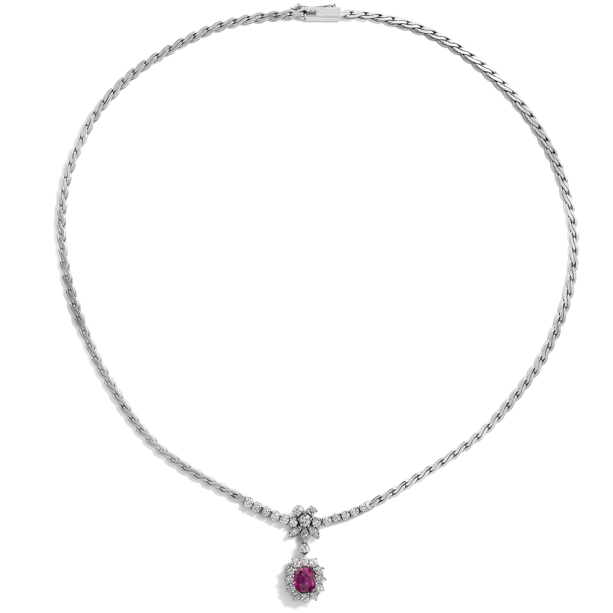 Elegantes Collier aus Weißgold mit Burma-Rubin und 1,50 ct Diamanten, um 1980 Elegantes Collier aus Weißgold mit Burma-Rubin und 1,50 ct Diamanten, um 1980