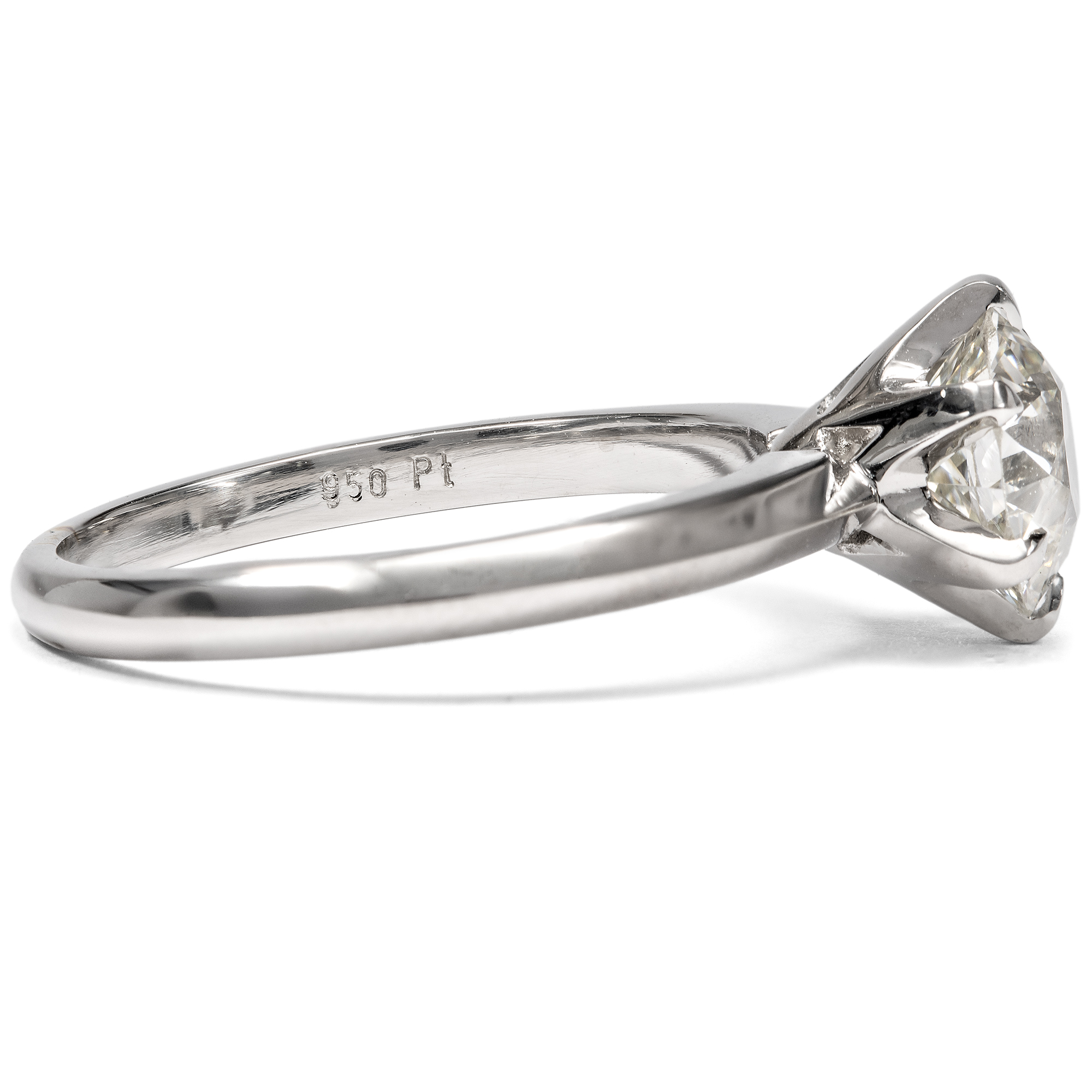 Kostbarer Solitärring mit antikem 1,62 ct Diamant in Platin, aus unserer Werkstatt Kostbarer Solitärring mit antikem 1,62 ct Diamant in Platin, aus unserer Werkstatt