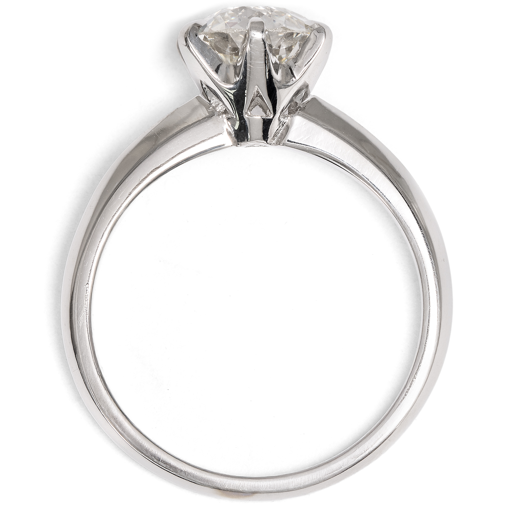 Kostbarer Solitärring mit antikem 1,62 ct Diamant in Platin, aus unserer Werkstatt Kostbarer Solitärring mit antikem 1,62 ct Diamant in Platin, aus unserer Werkstatt