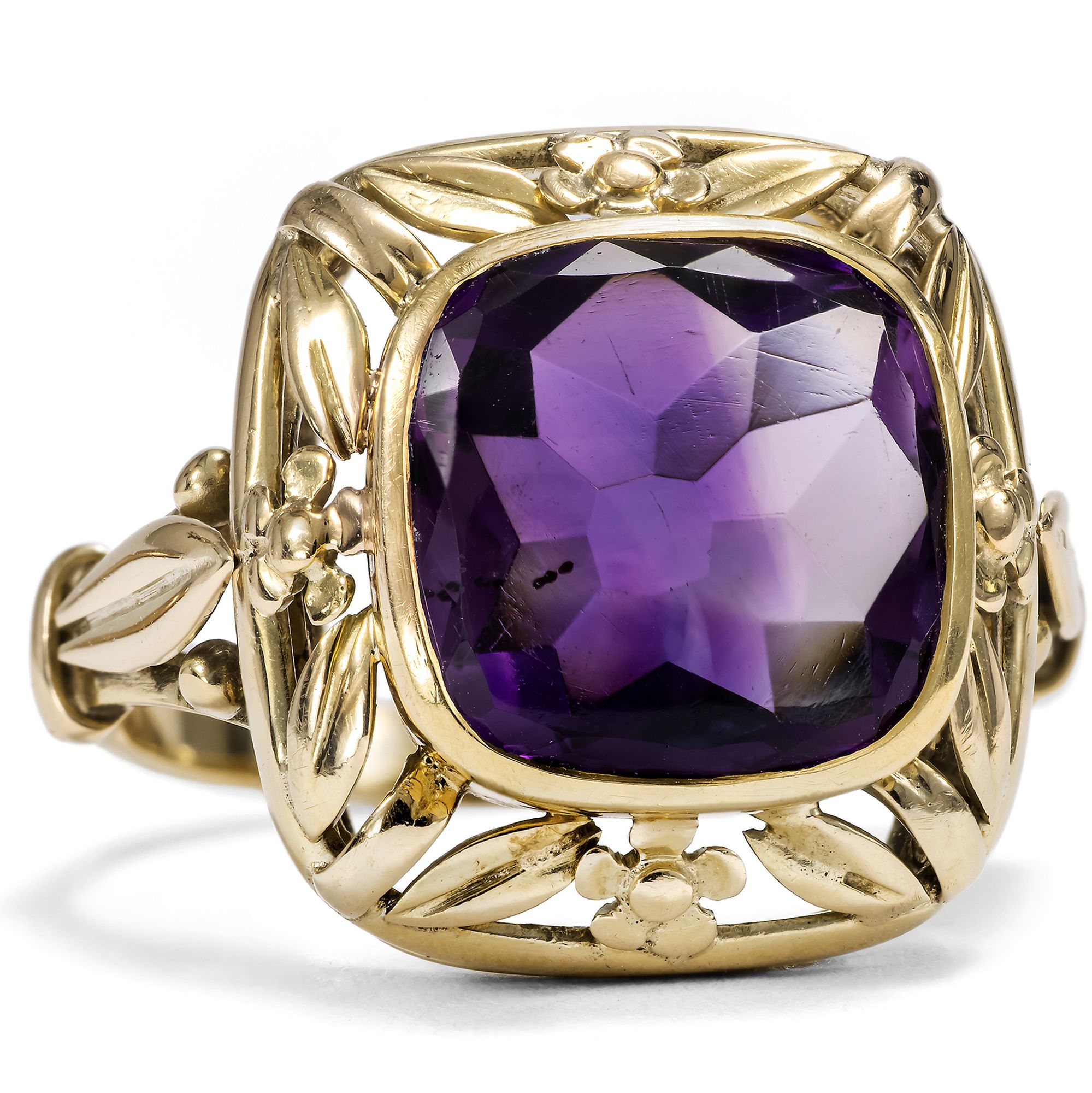 Retro Style Ring mit „Bufftop“-Amethyst in Gold, Deutschland um 1935 Retro Style Ring mit „Bufftop“-Amethyst in Gold, Deutschland um 1935