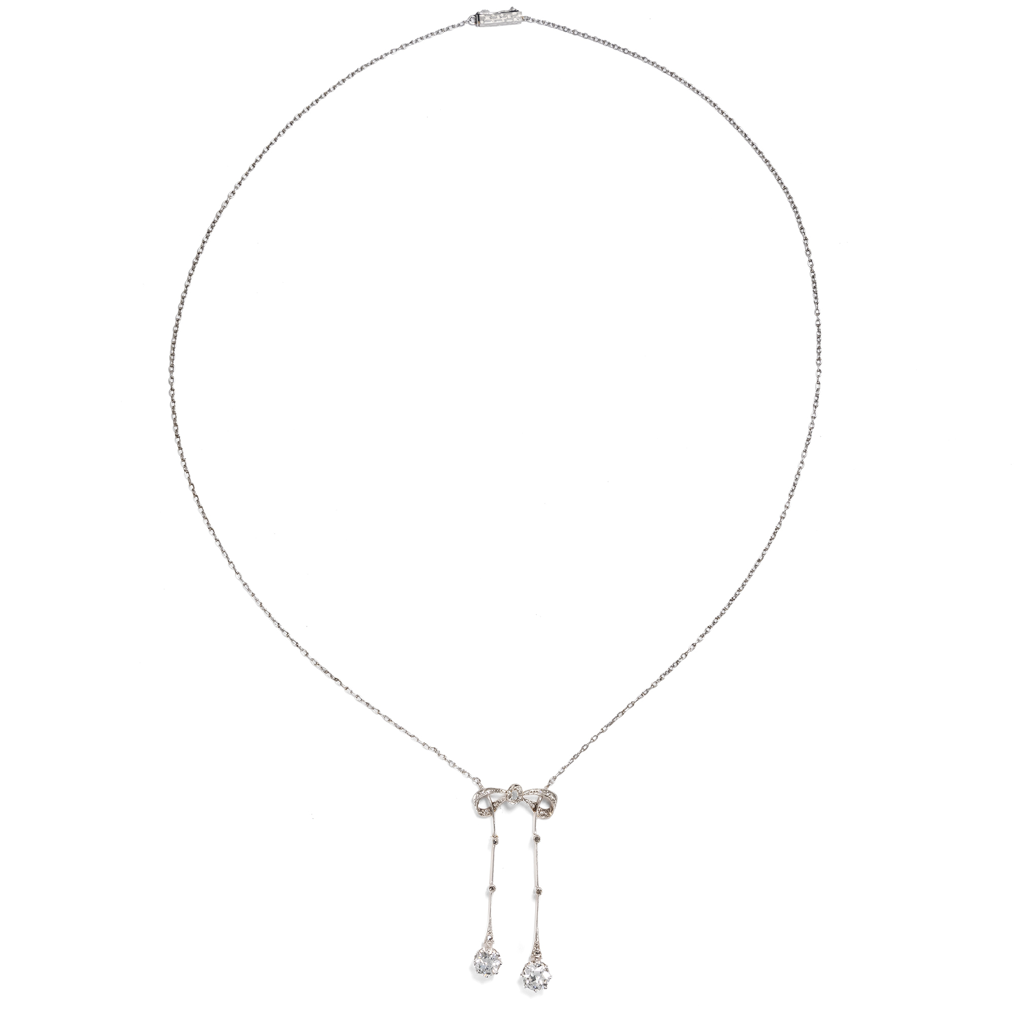 Bezauberndes Lavallière-Collier mit Diamanten in Gold & Platin, um 1910 Bezauberndes Lavallière-Collier mit Diamanten in Gold & Platin, um 1910