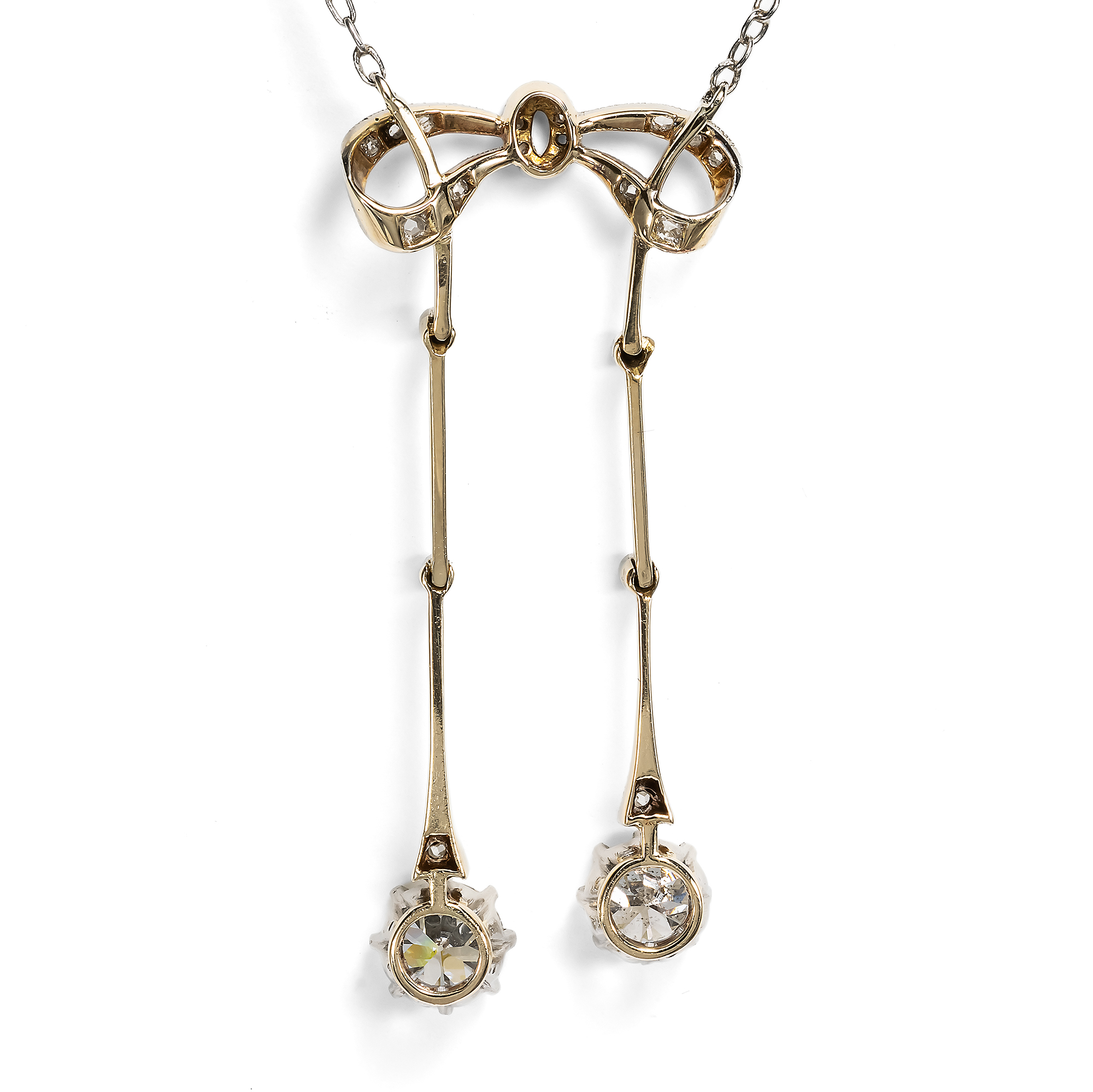 Bezauberndes Lavallière-Collier mit Diamanten in Gold & Platin, um 1910 Bezauberndes Lavallière-Collier mit Diamanten in Gold & Platin, um 1910