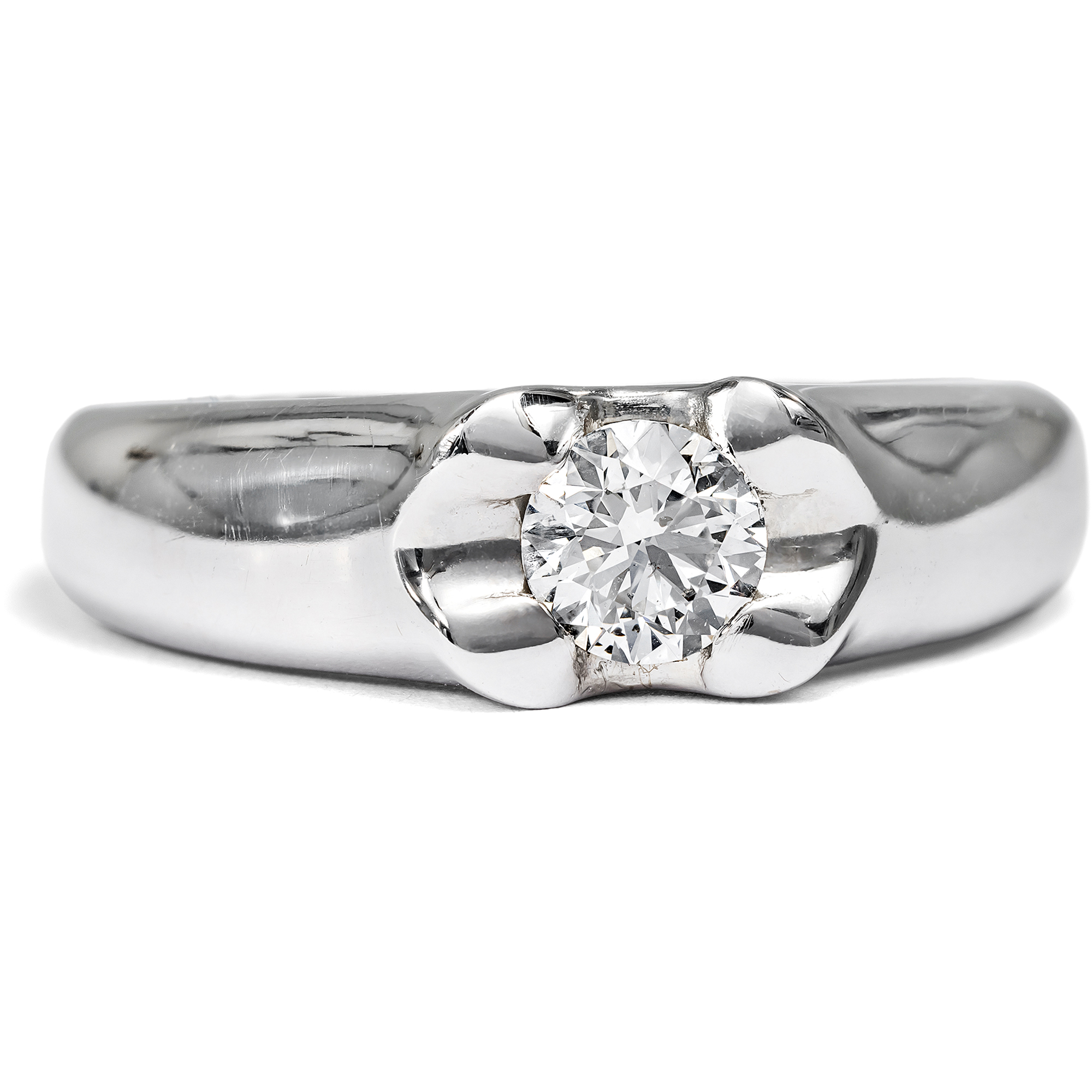 Eleganter Bandring aus Weißgold mit einem Halbkaräter-Brillanten, Deutschland um 1975 Eleganter Bandring aus Weißgold mit einem Halbkaräter-Brillanten, Deutschland um 1975