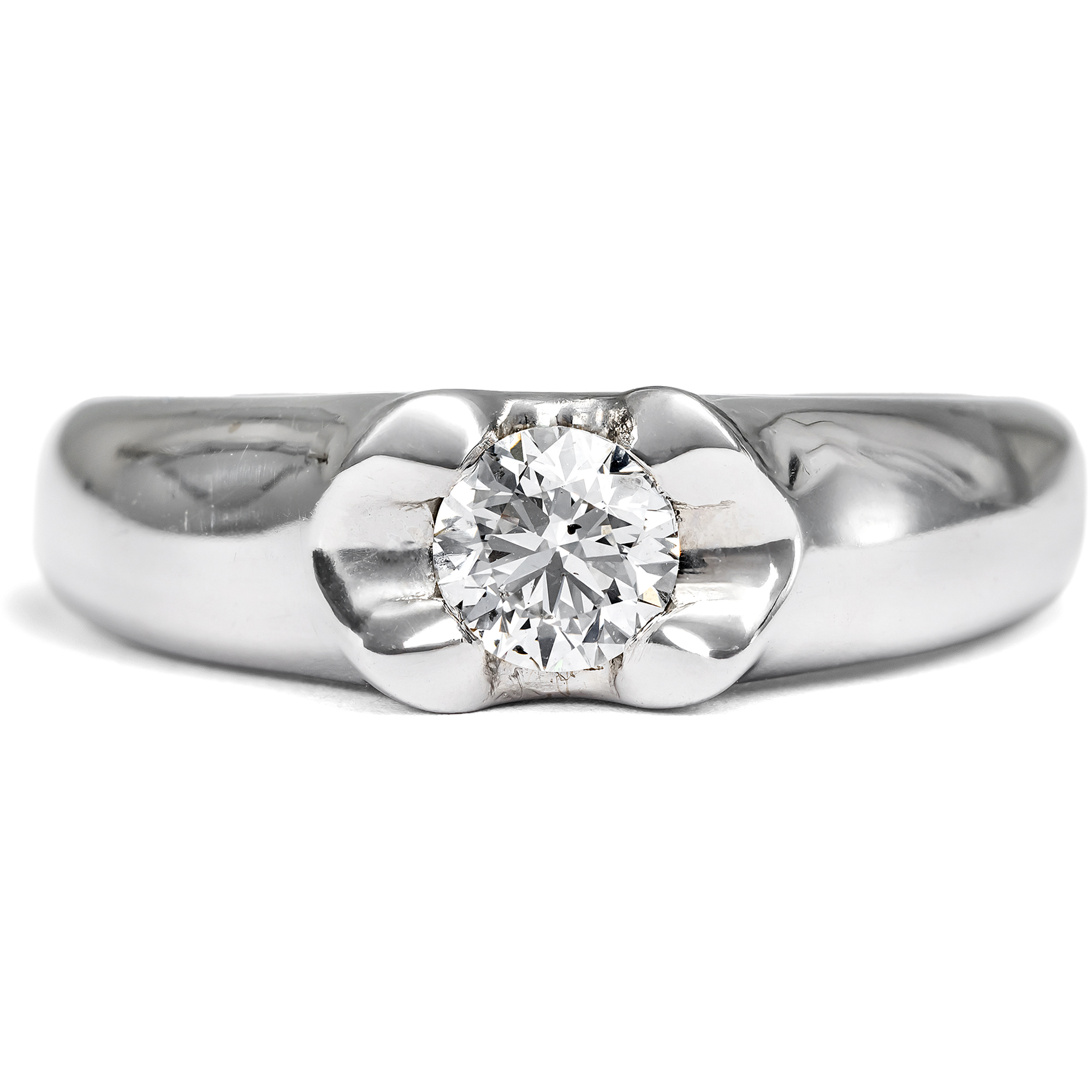 Eleganter Bandring aus Weißgold mit einem Halbkaräter-Brillanten, Deutschland um 1975 Eleganter Bandring aus Weißgold mit einem Halbkaräter-Brillanten, Deutschland um 1975