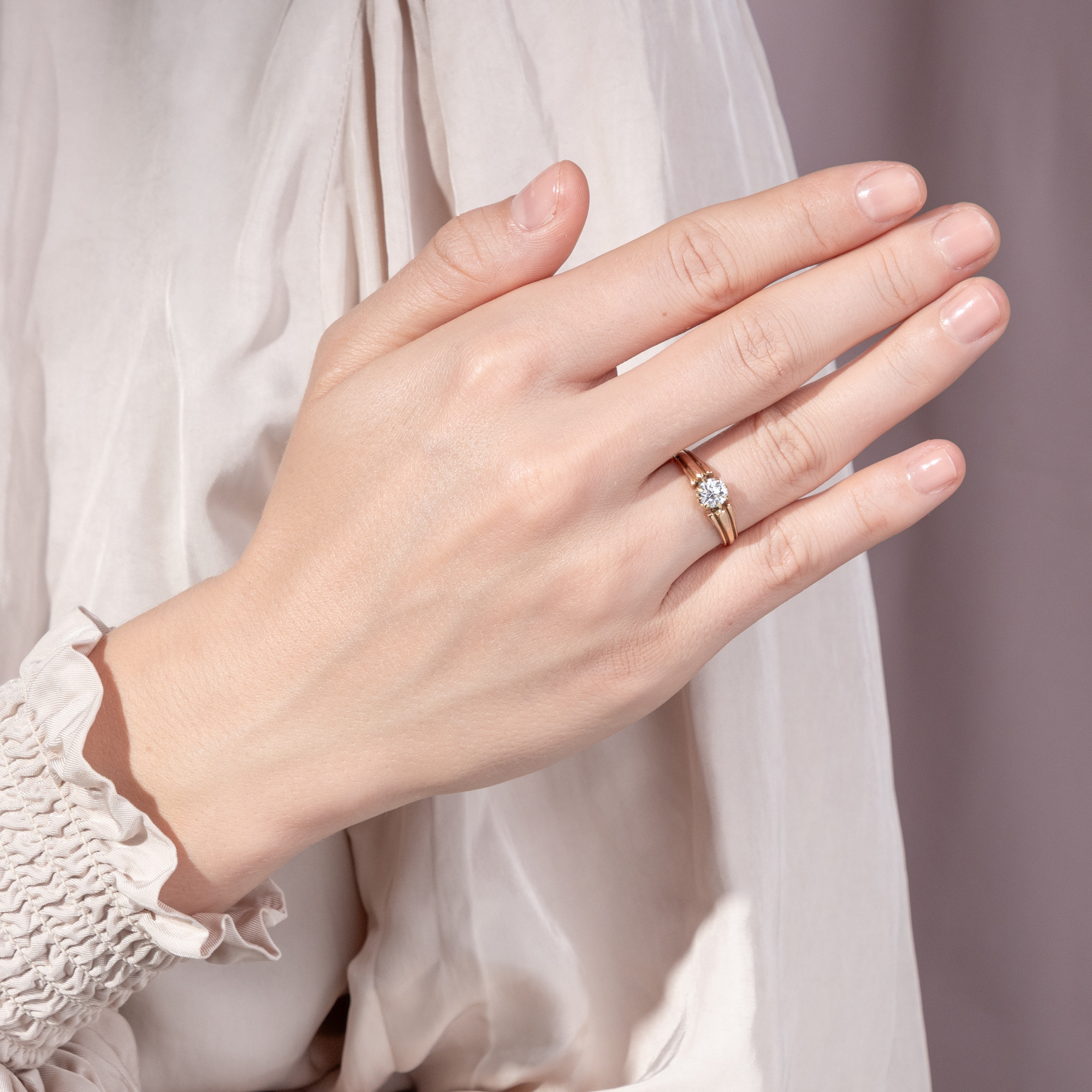 Antiker Ring mit 0,70 ct Diamant im Altschliff in Gold, um 1900 Antiker Ring mit 0,70 ct Diamant im Altschliff in Gold, um 1900