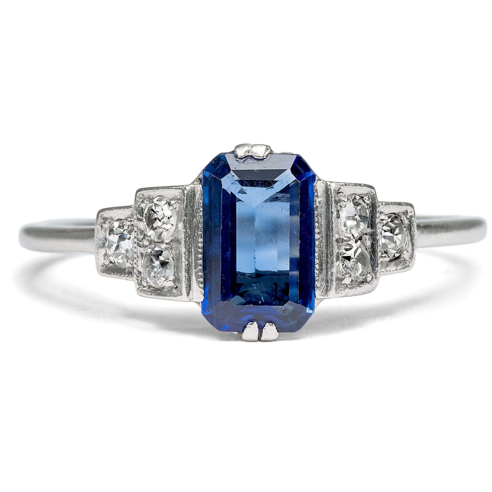 Zierlicher Ring des Art Déco mit unbehandeltem Saphir & Diamanten in Platin, um 1925 Zierlicher Ring des Art Déco mit unbehandeltem Saphir & Diamanten in Platin, um 1925