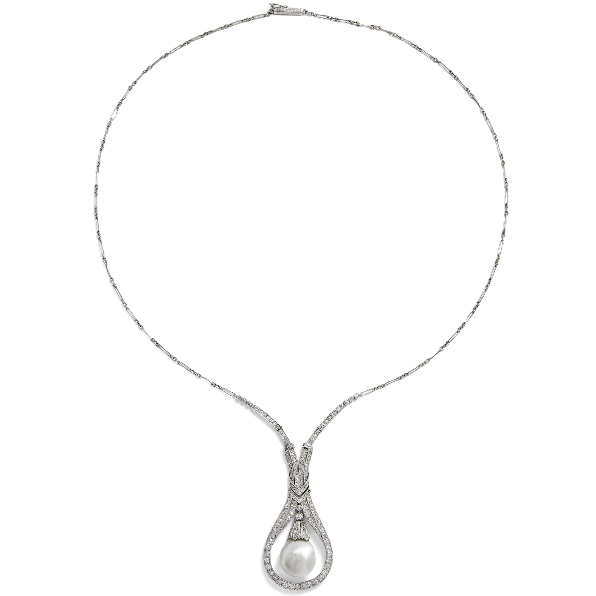 Elegant Natural Pearl and Diamond Déco Necklace in Platinum, c. 1930s Elegant Natural Pearl and Diamond Déco Necklace in Platinum, c. 1930s