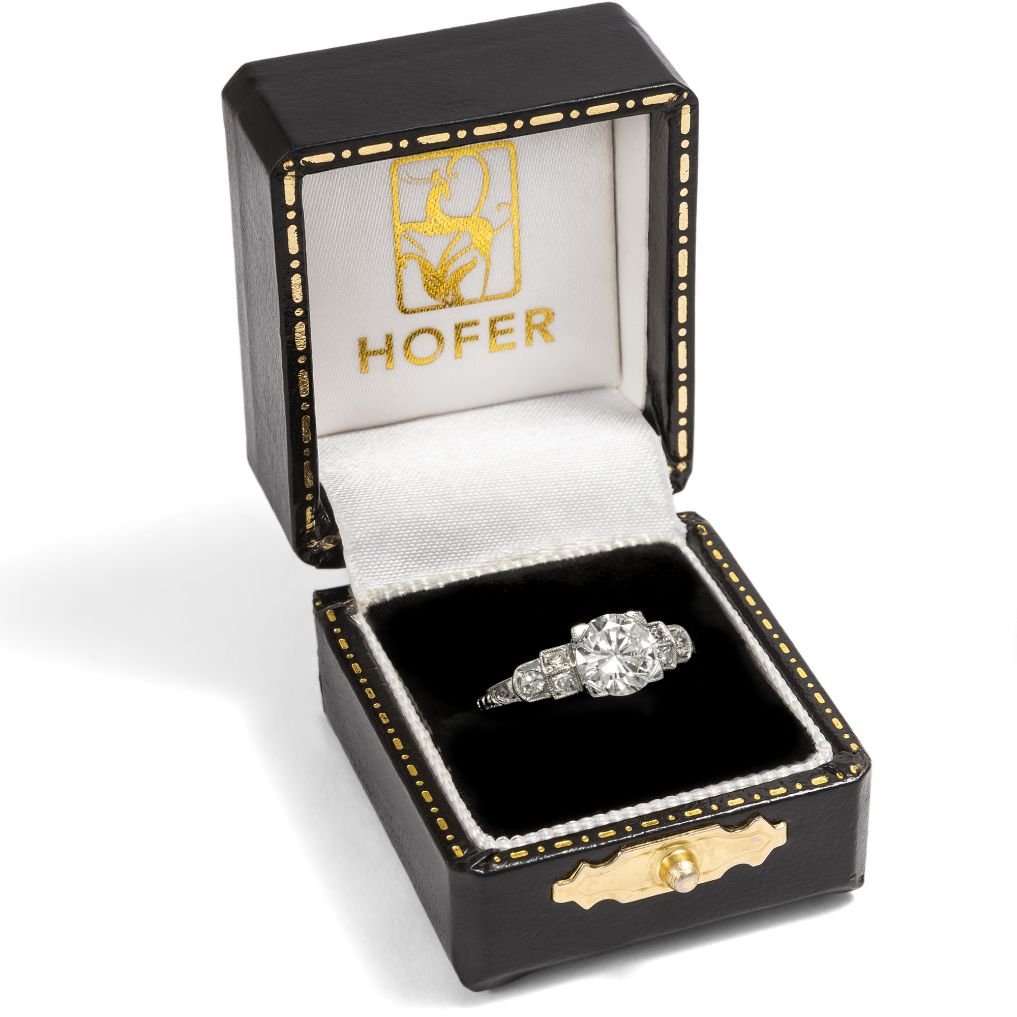 Elegant Platinum Ring with a 0.95 ct Brilliant-Cut Diamond Solitaire, from our Workshop Elegant Platinum Ring with a 0.95 ct Brilliant-Cut Diamond Solitaire, from our Workshop