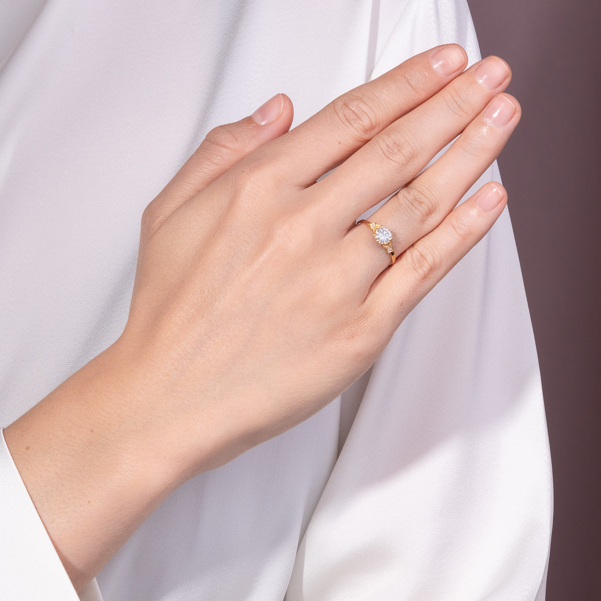 Zarter Ring mit vintage 0,61 ct Brillant in Roségold aus unserer Werkstatt Zarter Ring mit vintage 0,61 ct Brillant in Roségold aus unserer Werkstatt