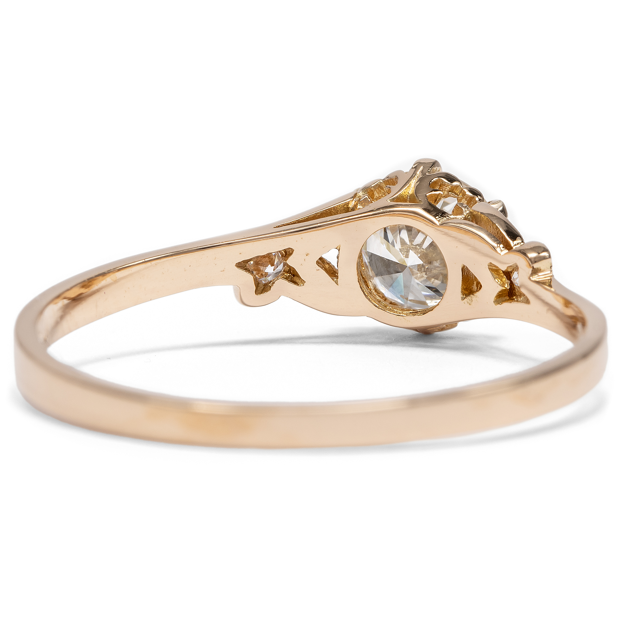 Zarter Ring mit vintage 0,61 ct Brillant in Roségold aus unserer Werkstatt Zarter Ring mit vintage 0,61 ct Brillant in Roségold aus unserer Werkstatt