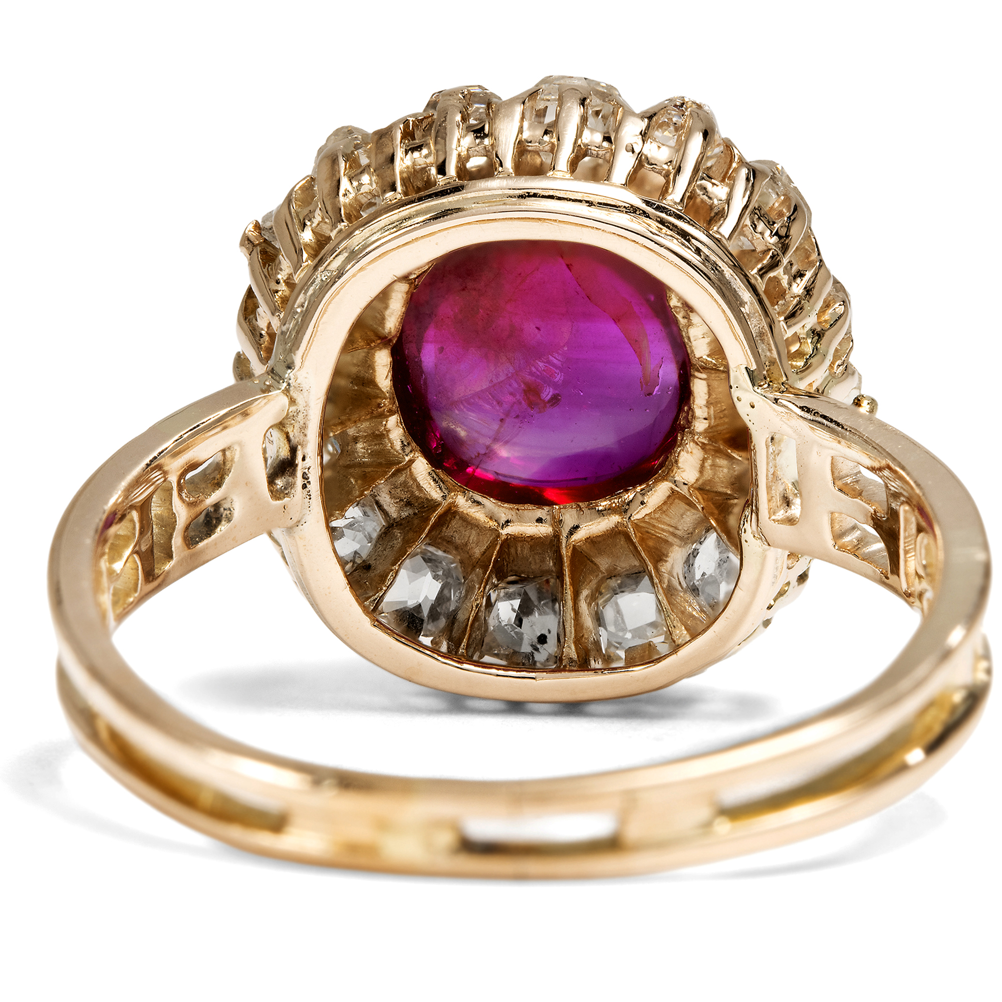 Kostbarer Ring mit unbehandeltem Rubin aus Burma & Diamanten in Roségold, um 1890 Kostbarer Ring mit unbehandeltem Rubin aus Burma & Diamanten in Roségold, um 1890