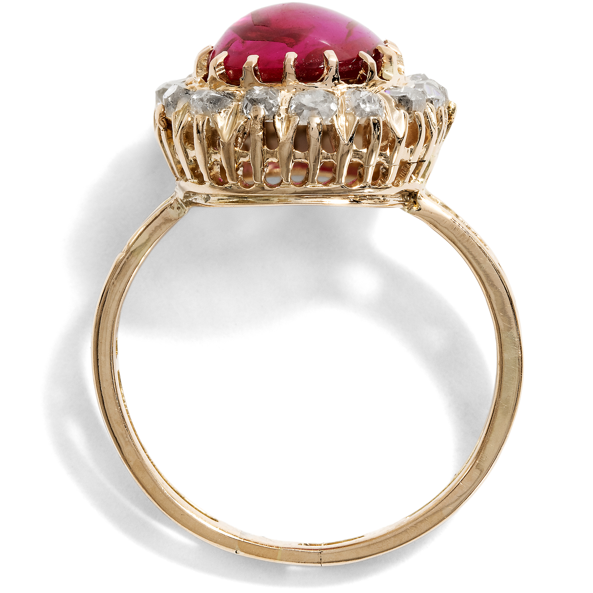 Kostbarer Ring mit unbehandeltem Rubin aus Burma & Diamanten in Roségold, um 1890 Kostbarer Ring mit unbehandeltem Rubin aus Burma & Diamanten in Roségold, um 1890