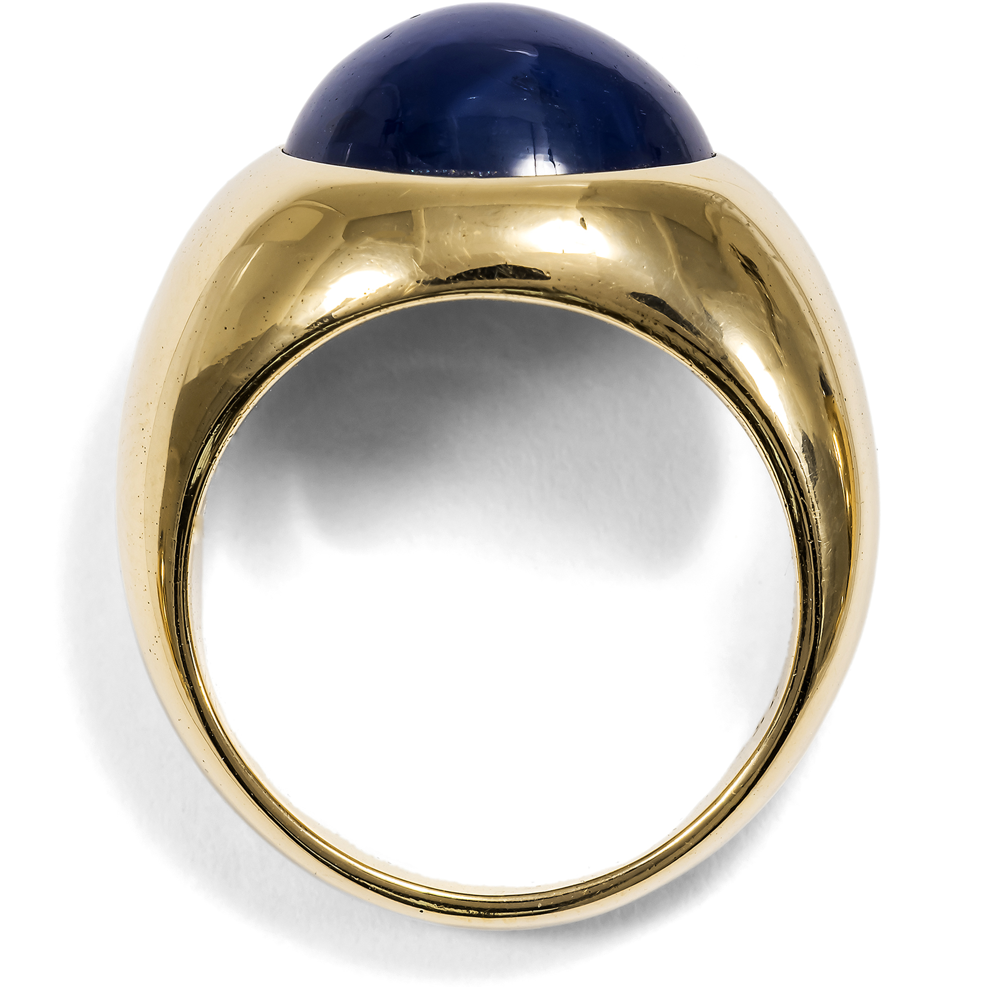 Hochwertiger Bandring aus Gold mit großem Saphircabochon, Carl Ernst, Wiesbaden um 1960 Hochwertiger Bandring aus Gold mit großem Saphircabochon, Carl Ernst, Wiesbaden um 1960
