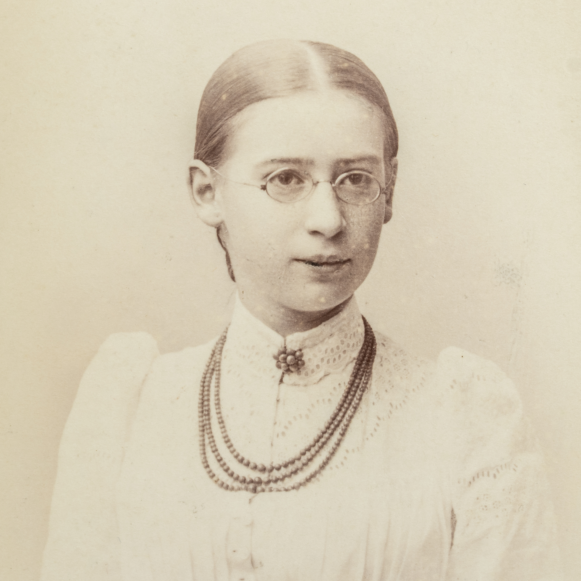 Small Coral & Gilt Silver Brooch, c. 1890 Small Coral & Gilt Silver Brooch, c. 1890