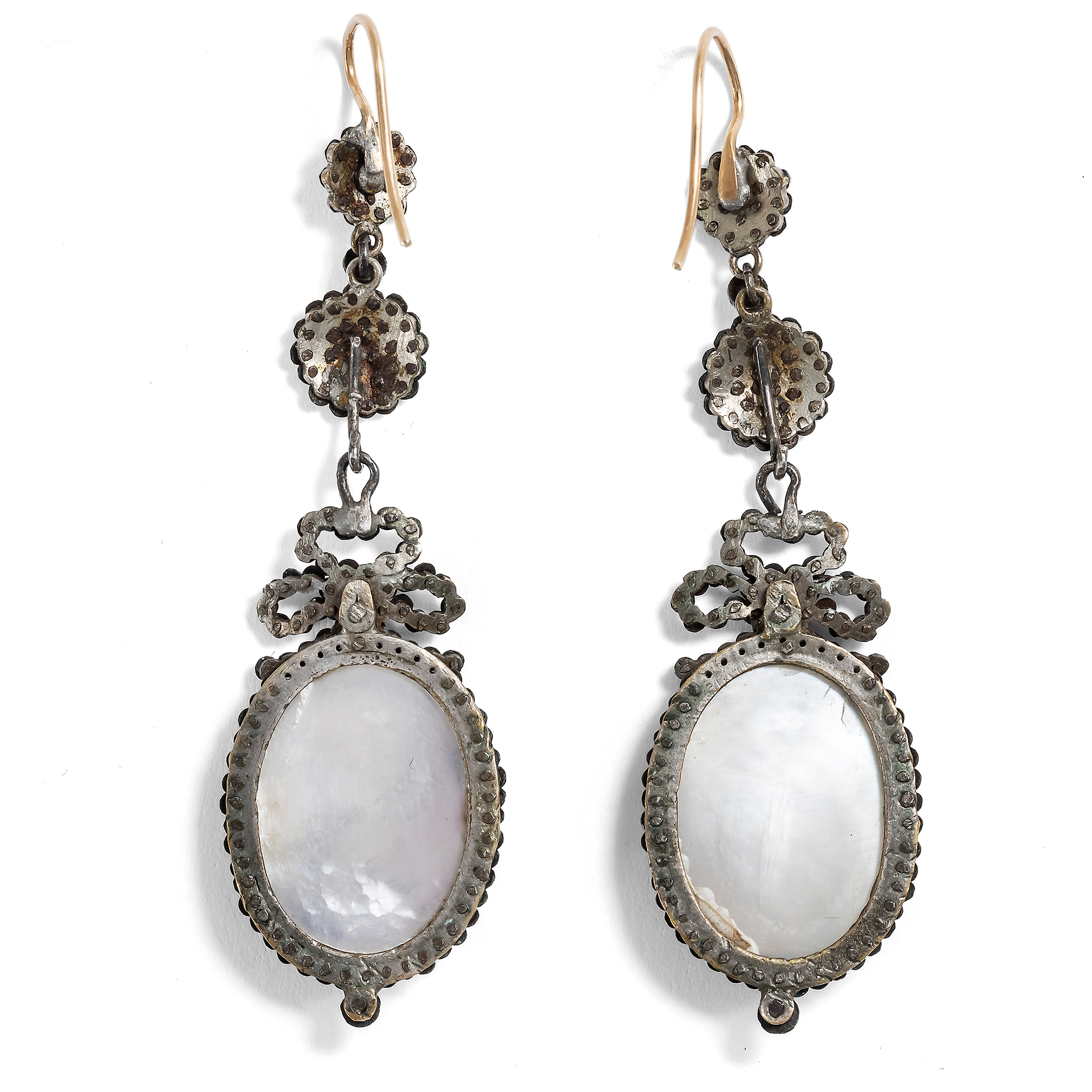 Antike Ohrringe mit pastoralen Szenen in Cut Steel & Perlen, um 1865 Antike Ohrringe mit pastoralen Szenen in Cut Steel & Perlen, um 1865