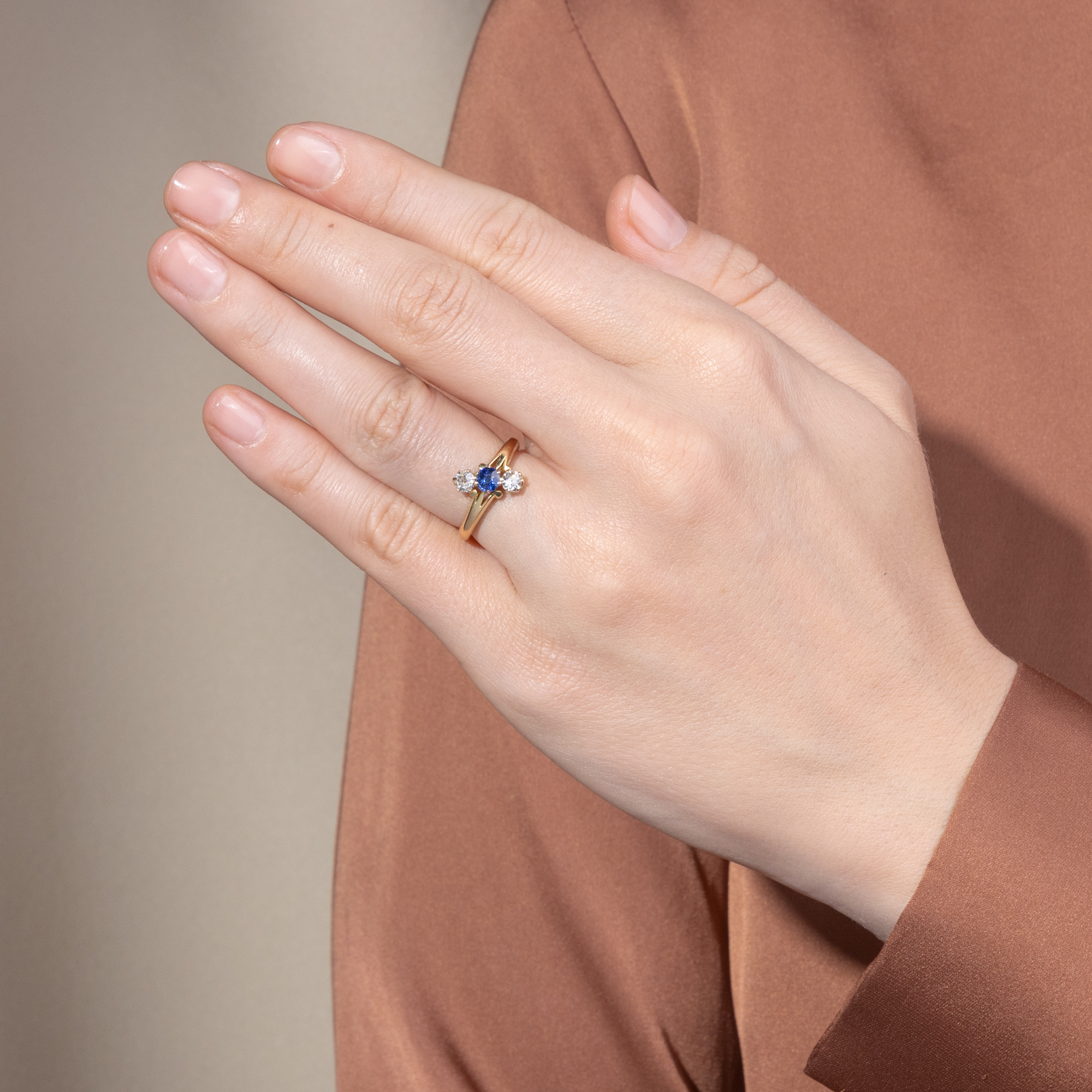 Antiker „Trilogie“-Ring mit Saphir & Diamanten, Samuel Usher, Birmingham 1894 Antiker „Trilogie“-Ring mit Saphir & Diamanten, Samuel Usher, Birmingham 1894