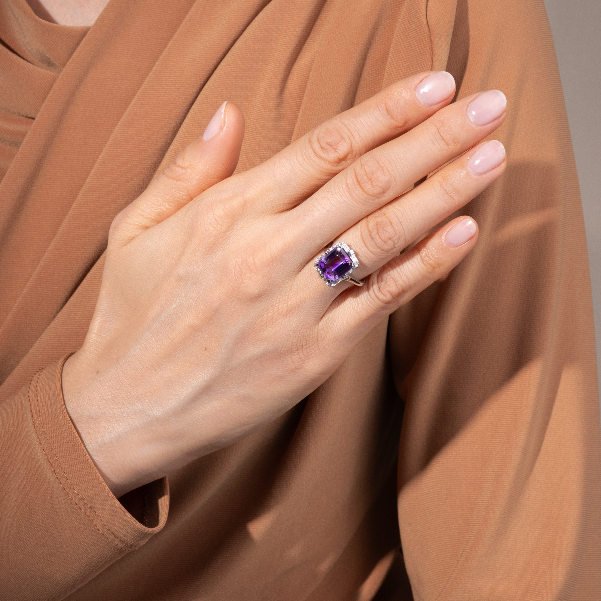 Sustainable Platinum Ring with Amethyst & Diamonds From Our Workshop Sustainable Platinum Ring with Amethyst & Diamonds From Our Workshop