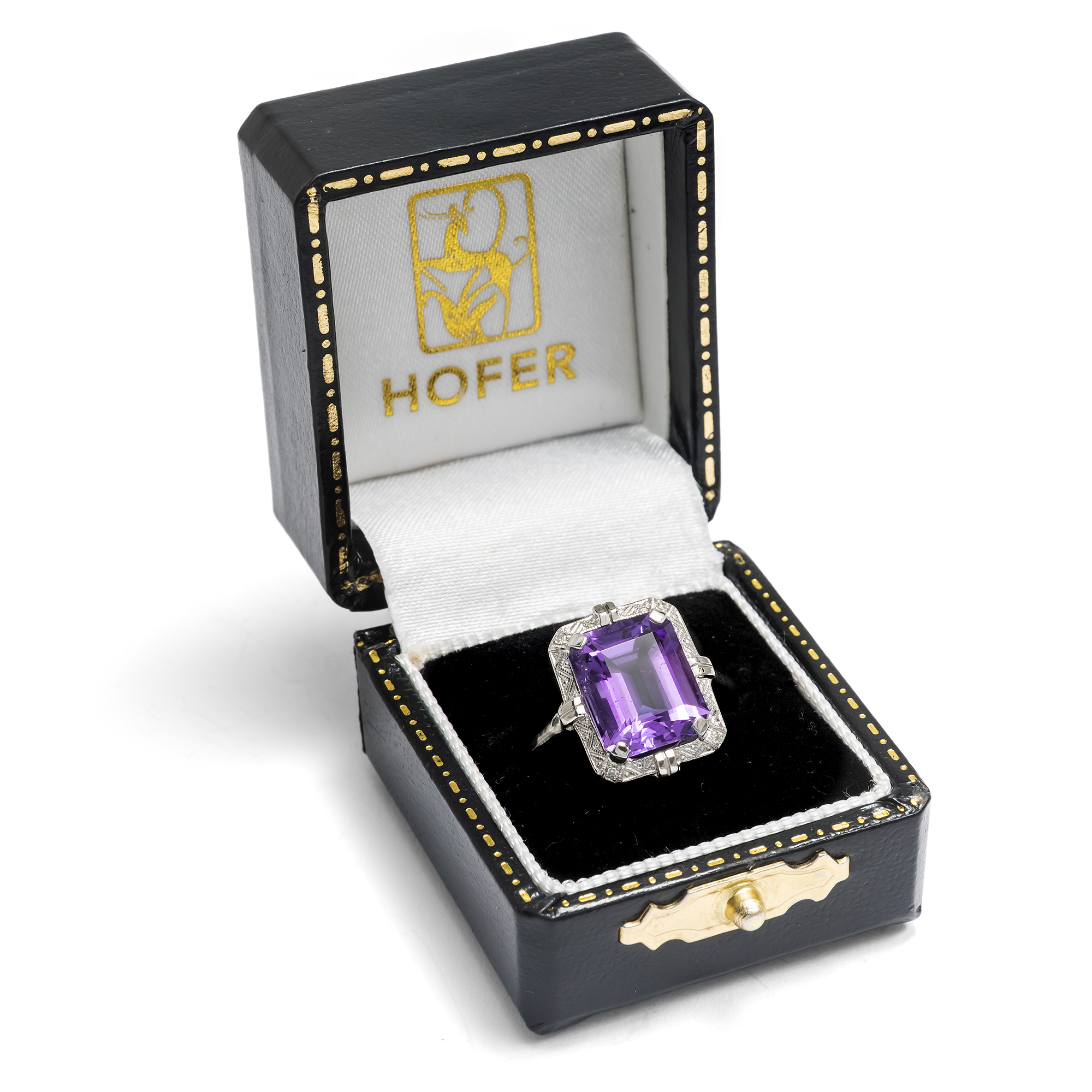 Sustainable Platinum Ring with Amethyst & Diamonds From Our Workshop Sustainable Platinum Ring with Amethyst & Diamonds From Our Workshop