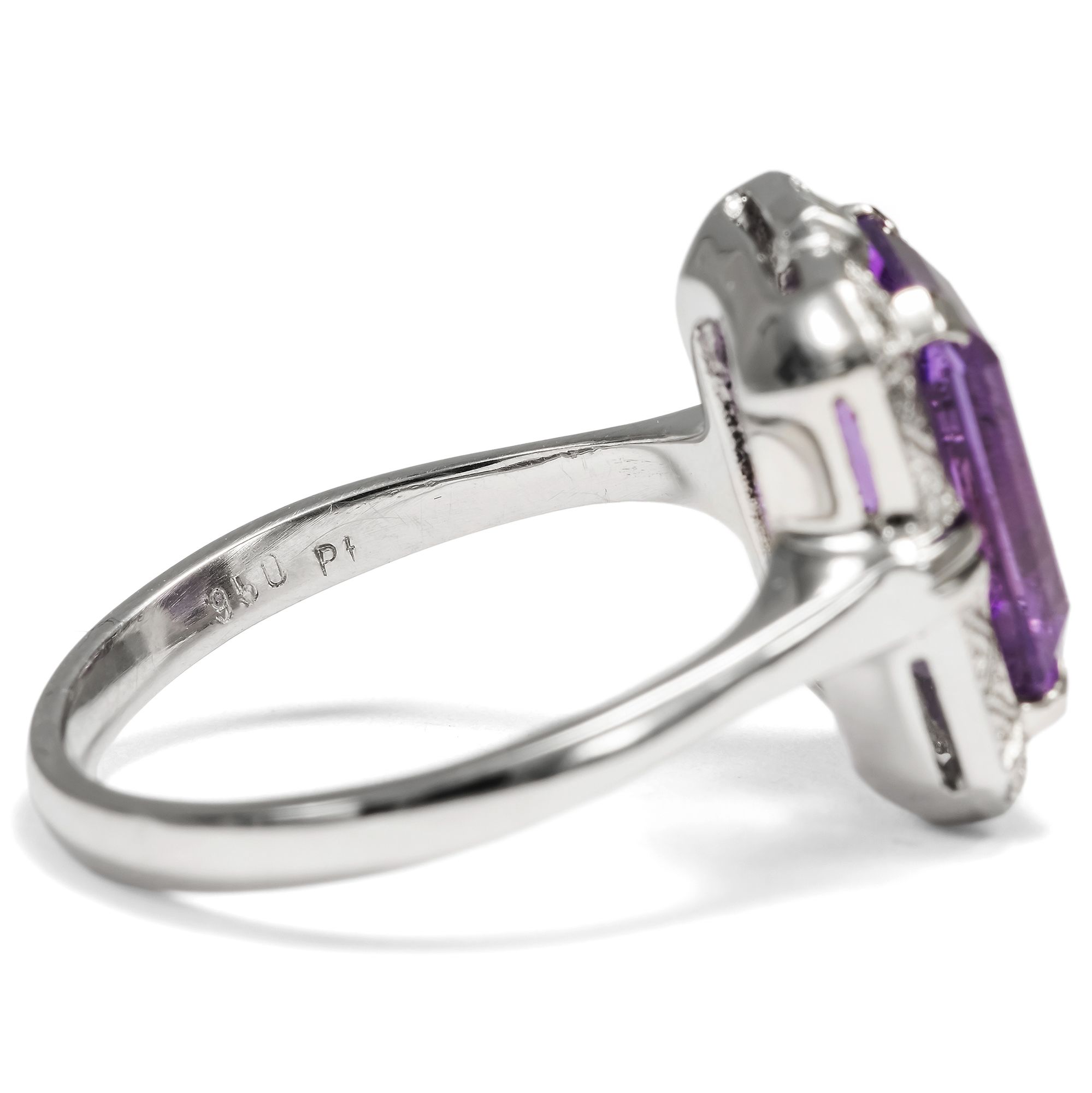 Sustainable Platinum Ring with Amethyst & Diamonds From Our Workshop Sustainable Platinum Ring with Amethyst & Diamonds From Our Workshop
