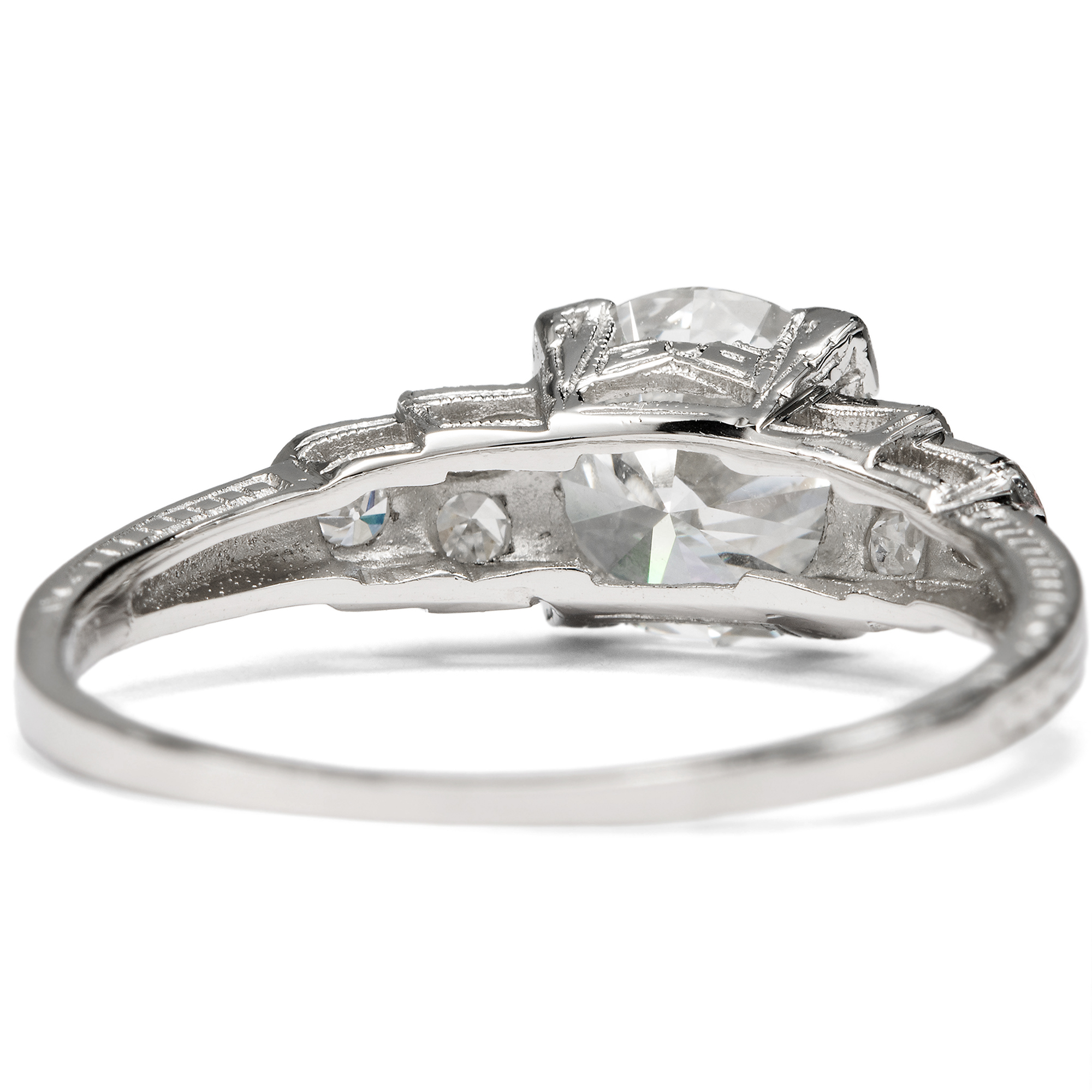 Eleganter Platinring mit einem lupenreinen 1,28 ct Brillanten, aus unserer Werkstatt Eleganter Platinring mit einem lupenreinen 1,28 ct Brillanten, aus unserer Werkstatt