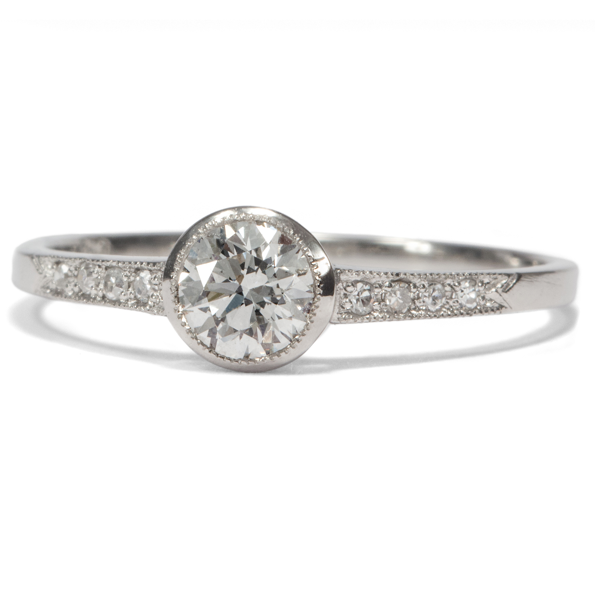 Feiner Ring aus Platin mit 0,41 ct vintage Brillant aus unserer Werkstatt Feiner Ring aus Platin mit 0,41 ct vintage Brillant aus unserer Werkstatt