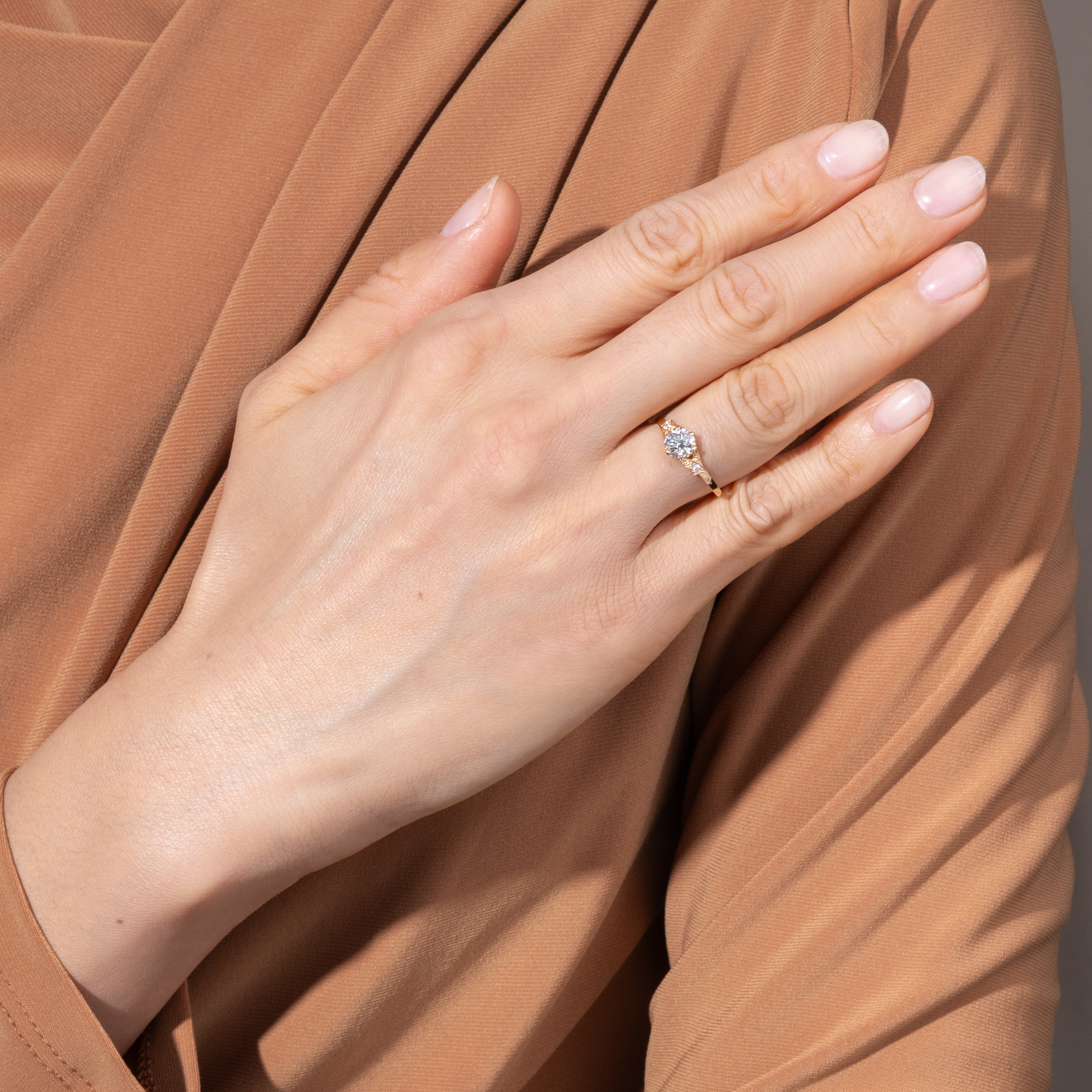 Zarter Ring mit vintage 0,65 ct Brillant in Roségold aus unserer Werkstatt Zarter Ring mit vintage 0,65 ct Brillant in Roségold aus unserer Werkstatt