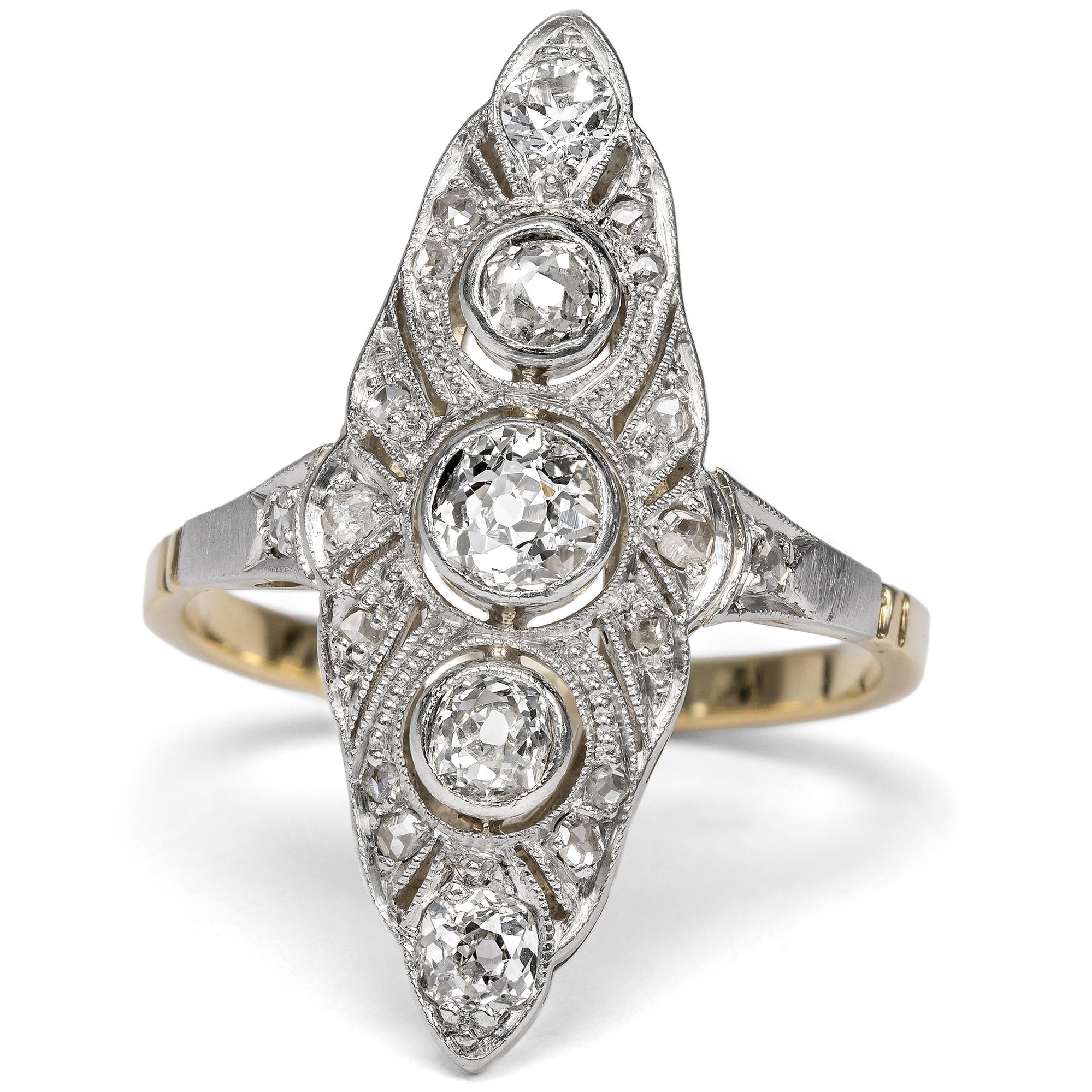 Glamouröser Ring des Art Déco mit Diamanten in Platin auf Gold, um 1925 Glamouröser Ring des Art Déco mit Diamanten in Platin auf Gold, um 1925