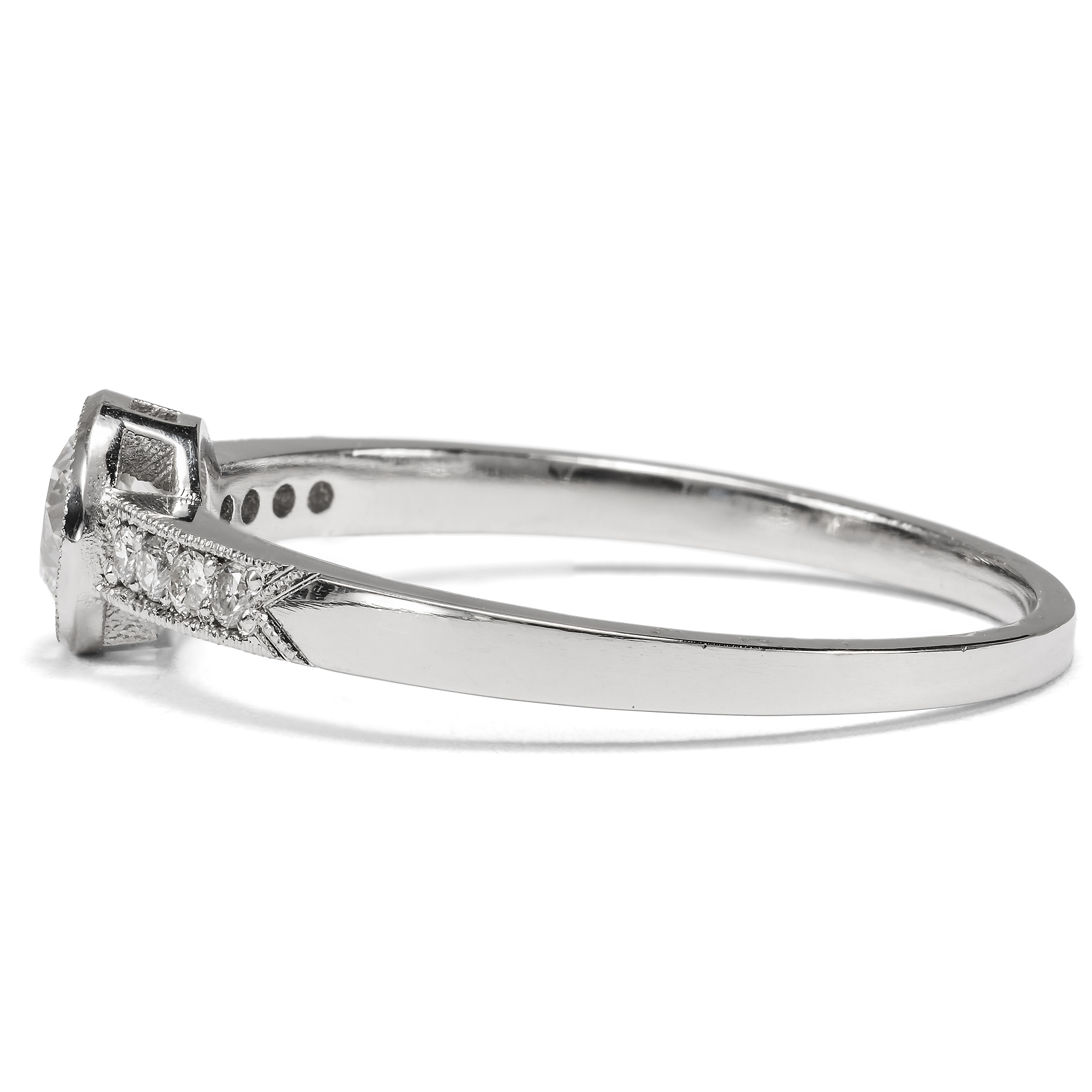 Feiner Ring aus Platin mit 0,38 ct vintage Brillant aus unserer Werkstatt Feiner Ring aus Platin mit 0,38 ct vintage Brillant aus unserer Werkstatt