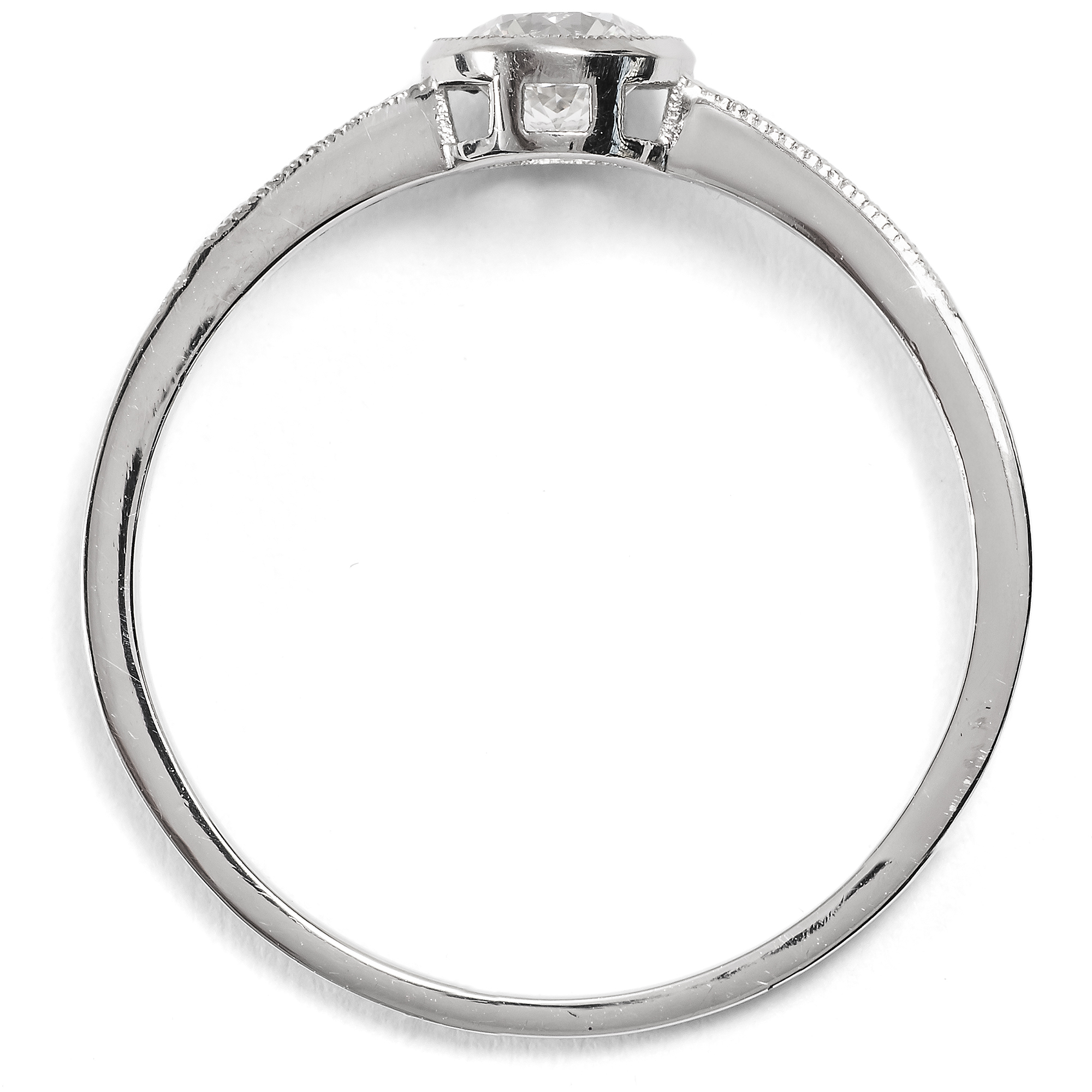 Feiner Ring aus Platin mit 0,38 ct vintage Brillant aus unserer Werkstatt Feiner Ring aus Platin mit 0,38 ct vintage Brillant aus unserer Werkstatt
