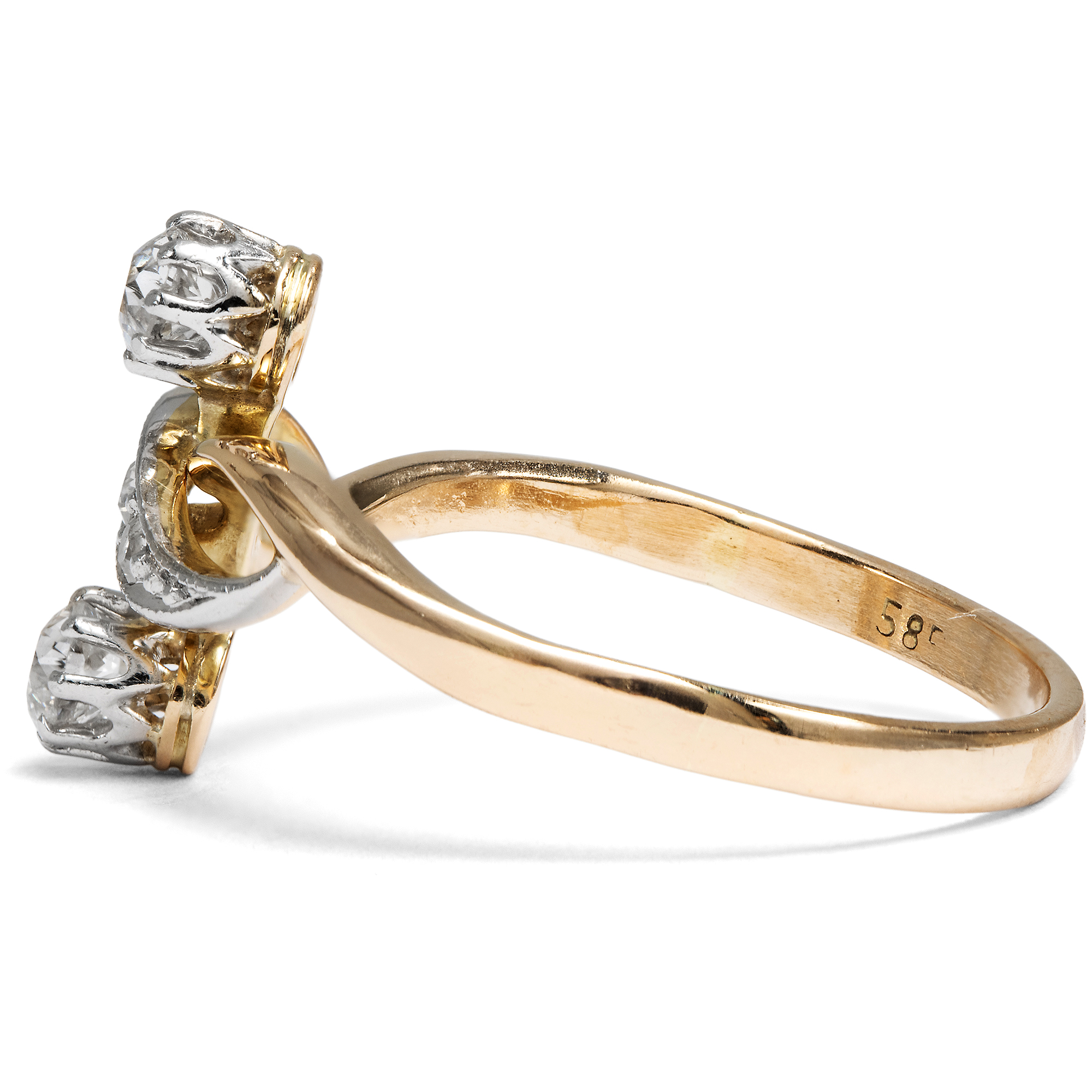 Schwungvoller Jugendstil-Ring mit Diamanten in Platin & Gold, um 1905 Schwungvoller Jugendstil-Ring mit Diamanten in Platin & Gold, um 1905