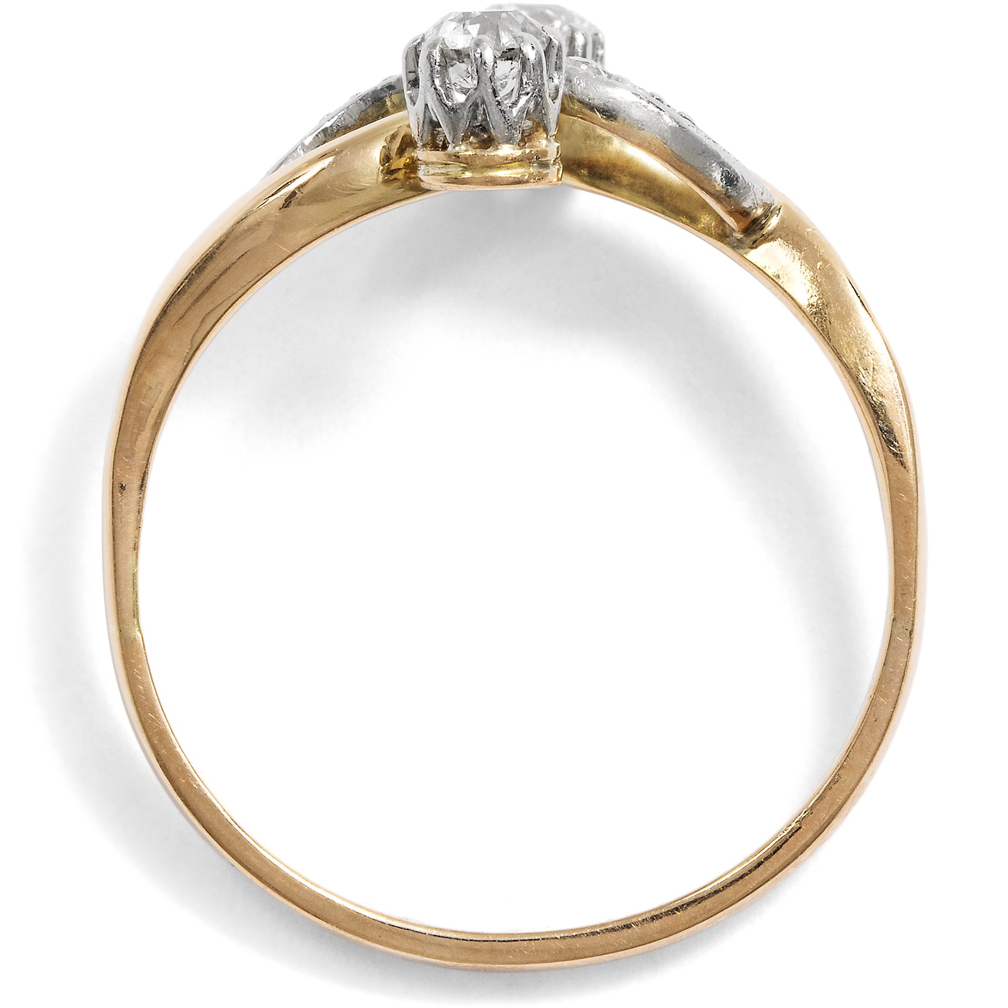 Schwungvoller Jugendstil-Ring mit Diamanten in Platin & Gold, um 1905 Schwungvoller Jugendstil-Ring mit Diamanten in Platin & Gold, um 1905
