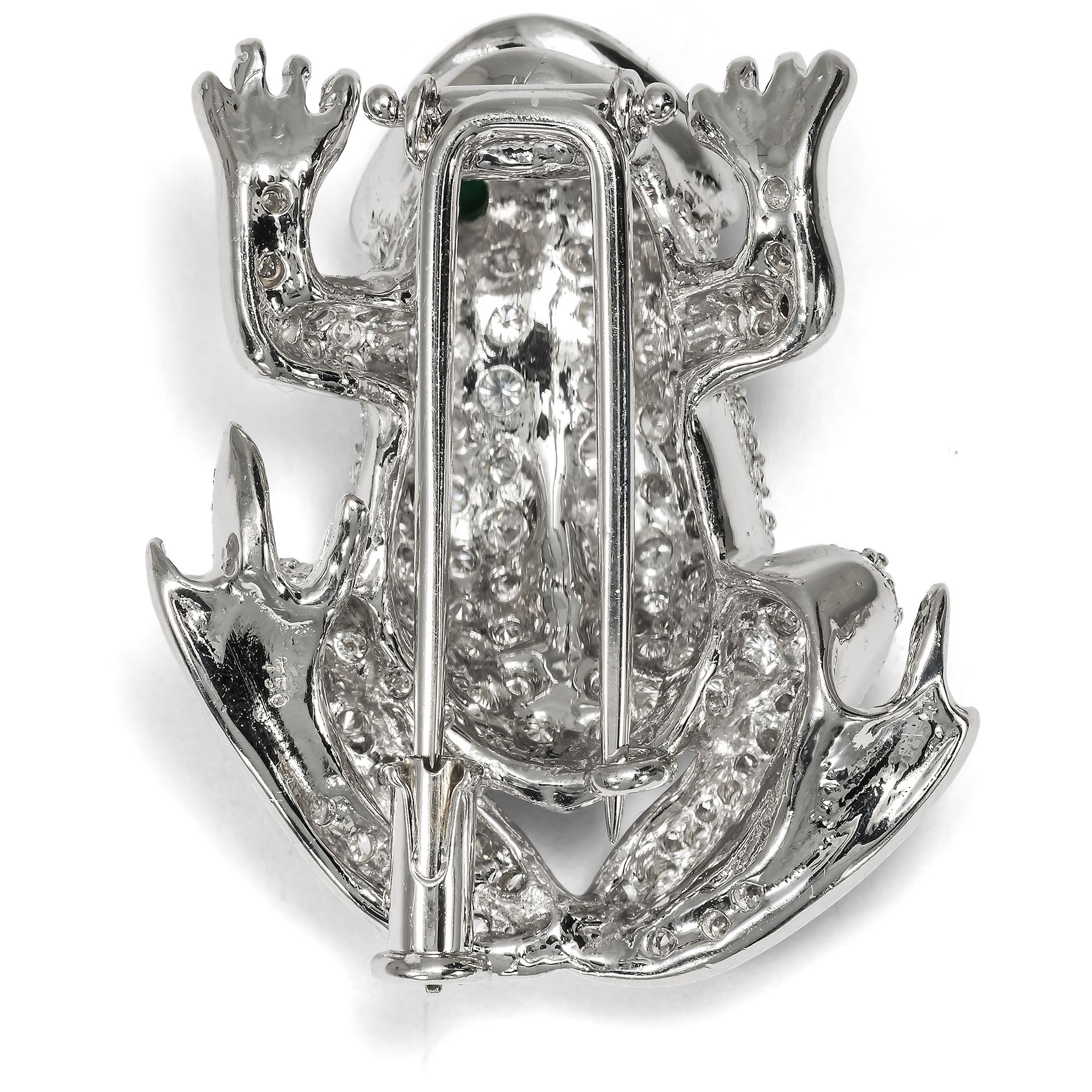 Contemporary Brooch with Diamonds & Emeralds in White Gold, c. 2000 Contemporary Brooch with Diamonds & Emeralds in White Gold, c. 2000