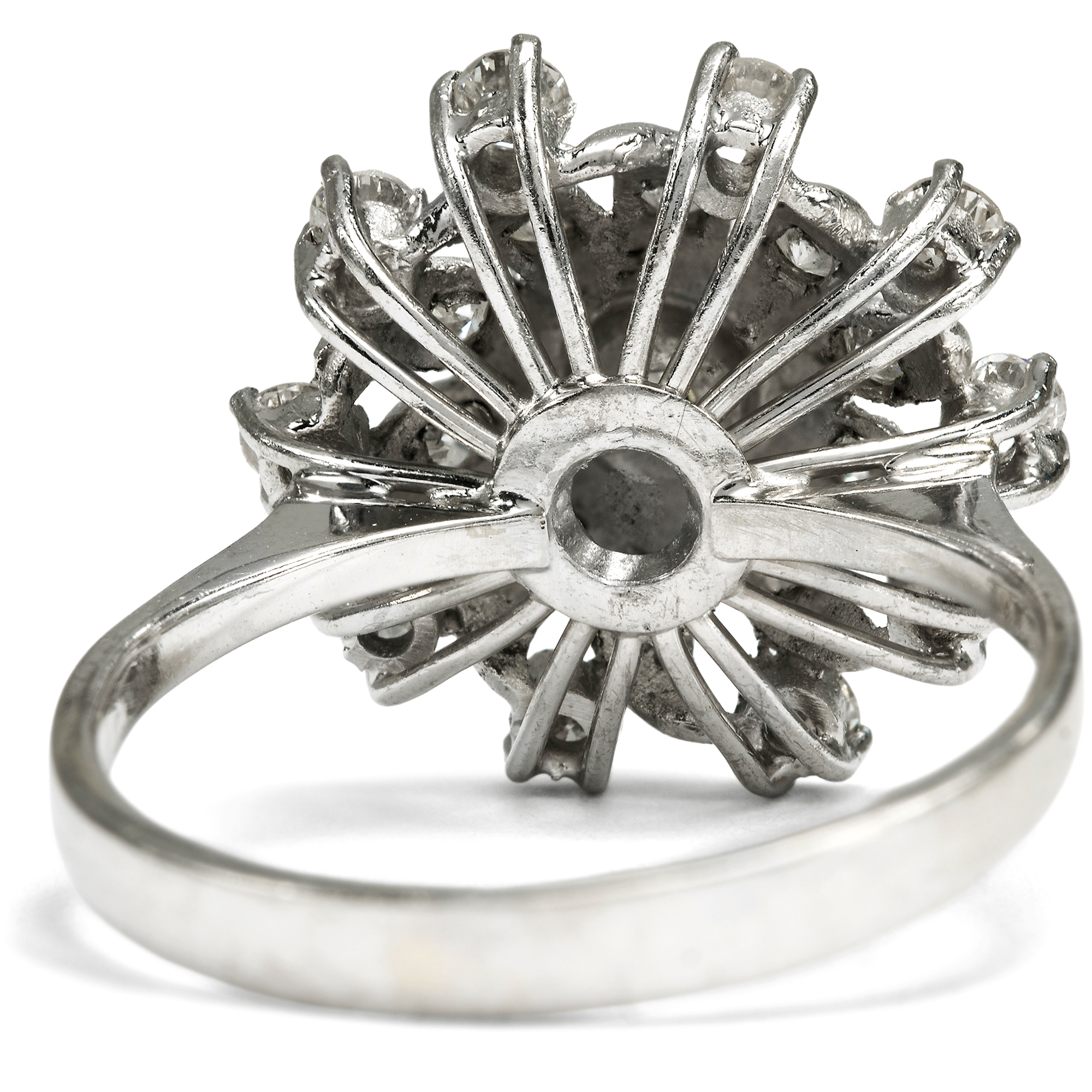 Modernist Cluster Ring with Diamonds in White Gold, c. 1970s Modernist Cluster Ring with Diamonds in White Gold, c. 1970s