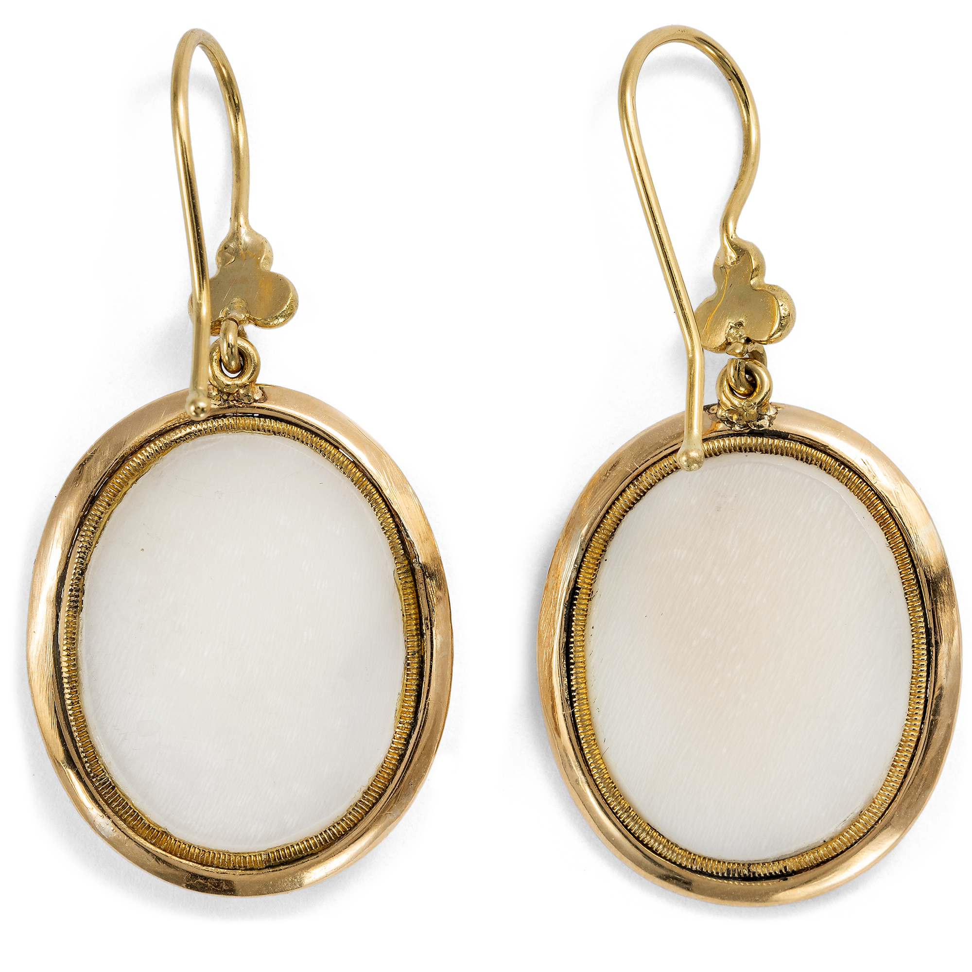 Antike Muschelgemmen in Gold als Ohrringe, um 1810 & später Antike Muschelgemmen in Gold als Ohrringe, um 1810 & später