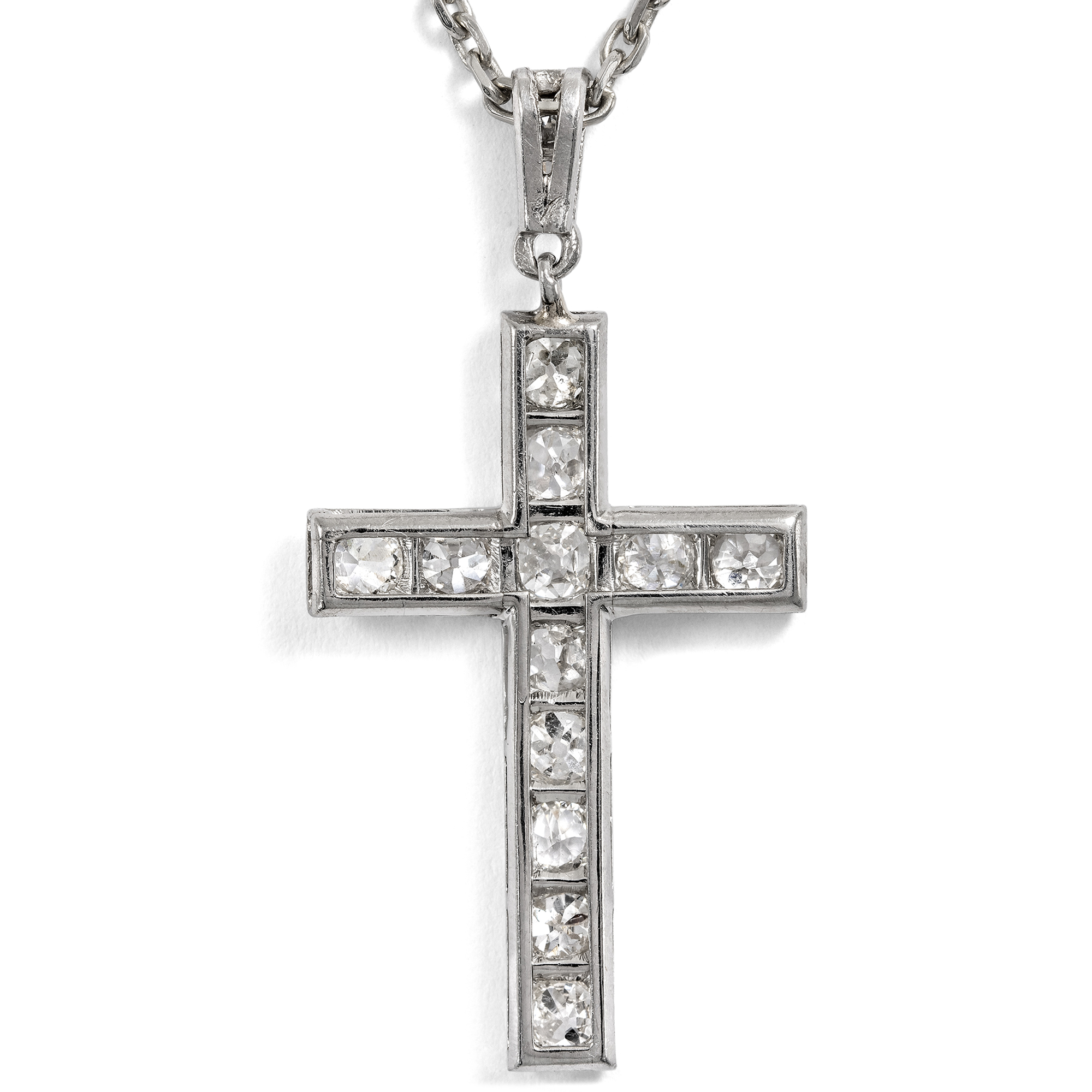 Elegantes Kreuz des Art Déco mit Diamanten in Platin, Paris um 1930 Elegantes Kreuz des Art Déco mit Diamanten in Platin, Paris um 1930
