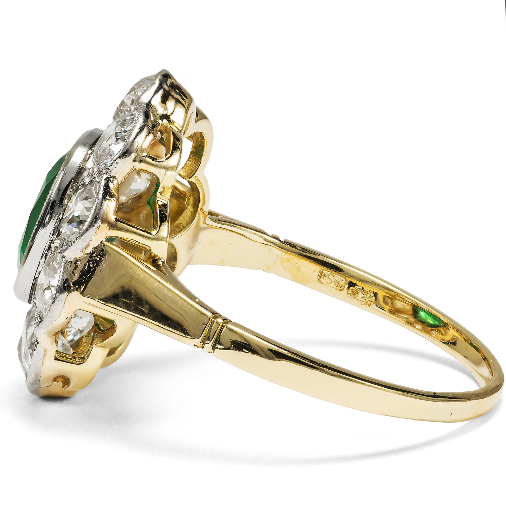 Klassischer Entourage-Ring mit Smaragd & Diamanten, um 1915 & später Klassischer Entourage-Ring mit Smaragd & Diamanten, um 1915 & später