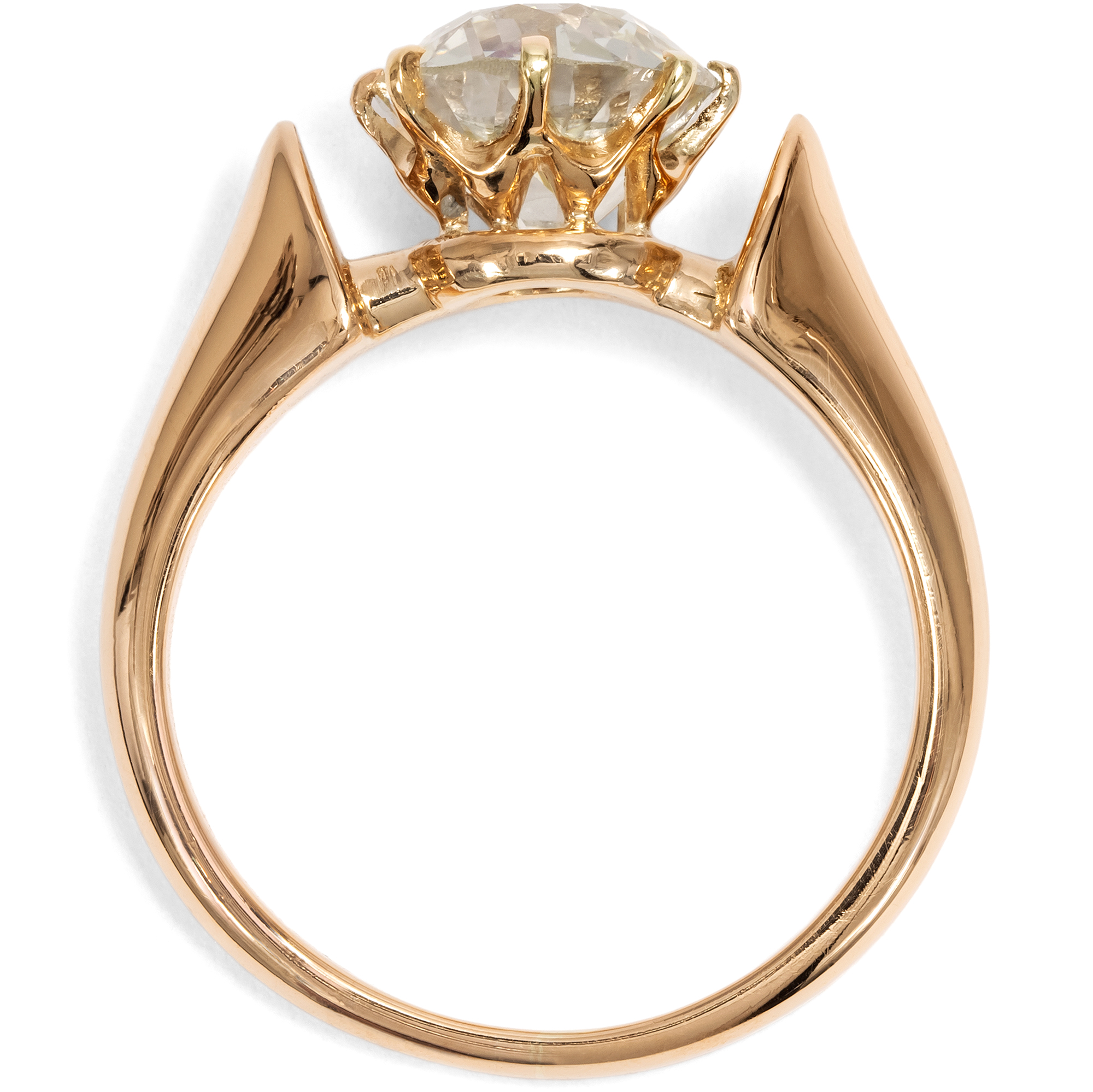 Antiker Verlobungsring aus Rotgold mit 2,18 ct Diamant im Altschliff, um 1890 Antiker Verlobungsring aus Rotgold mit 2,18 ct Diamant im Altschliff, um 1890