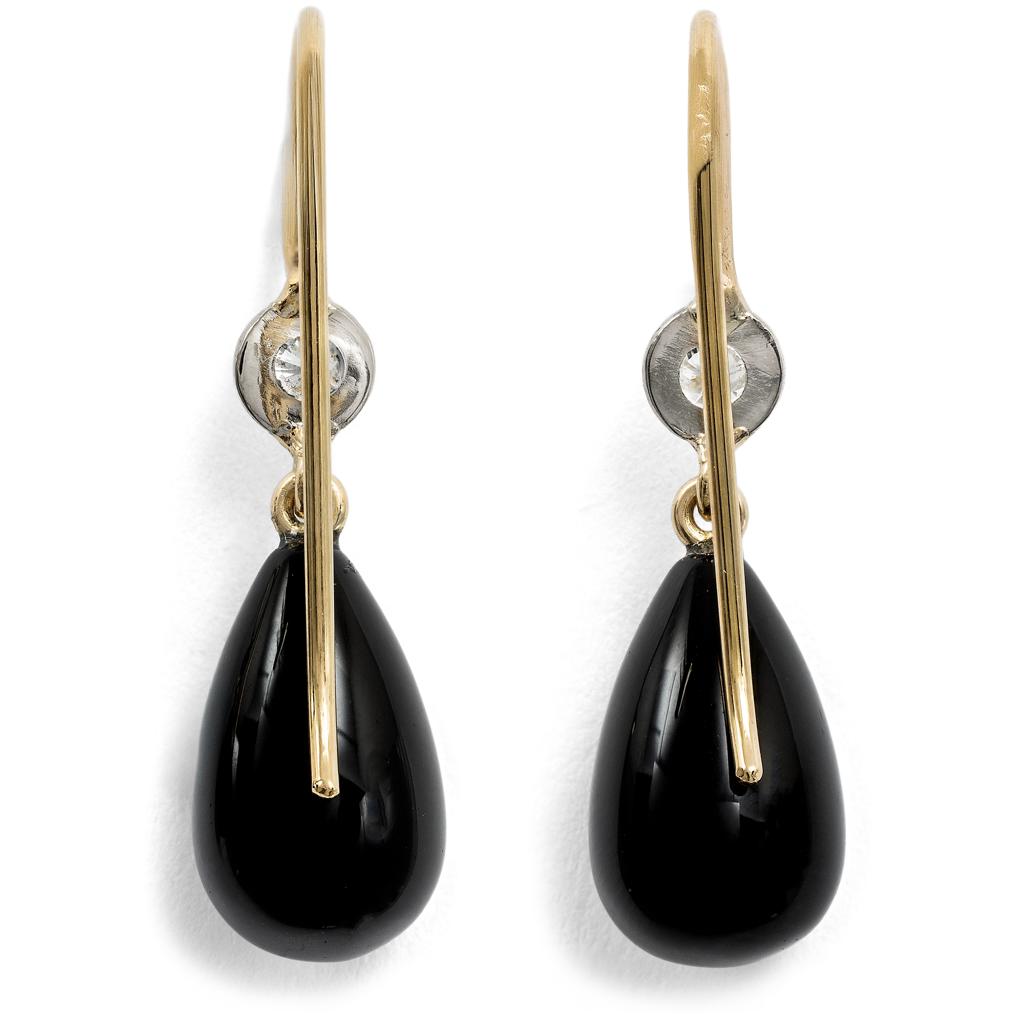 Ohrringe mit Onyx und vintage Diamanten, aus unserer Werkstatt Ohrringe mit Onyx und vintage Diamanten, aus unserer Werkstatt
